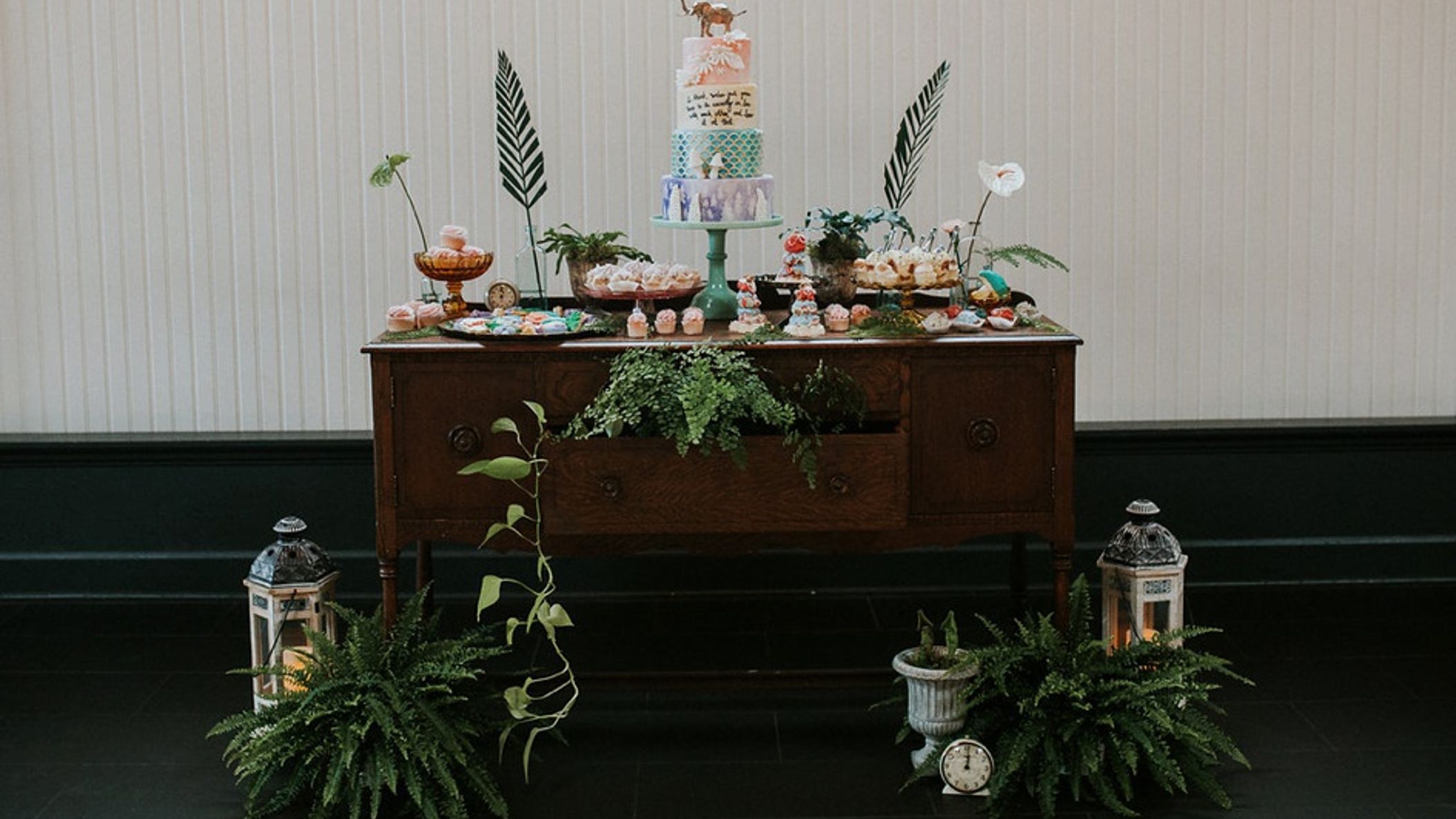 Oregon_Bride/StyledShoots/ZenithVineyard/GayBeards/2018-01-15_0008.jpg