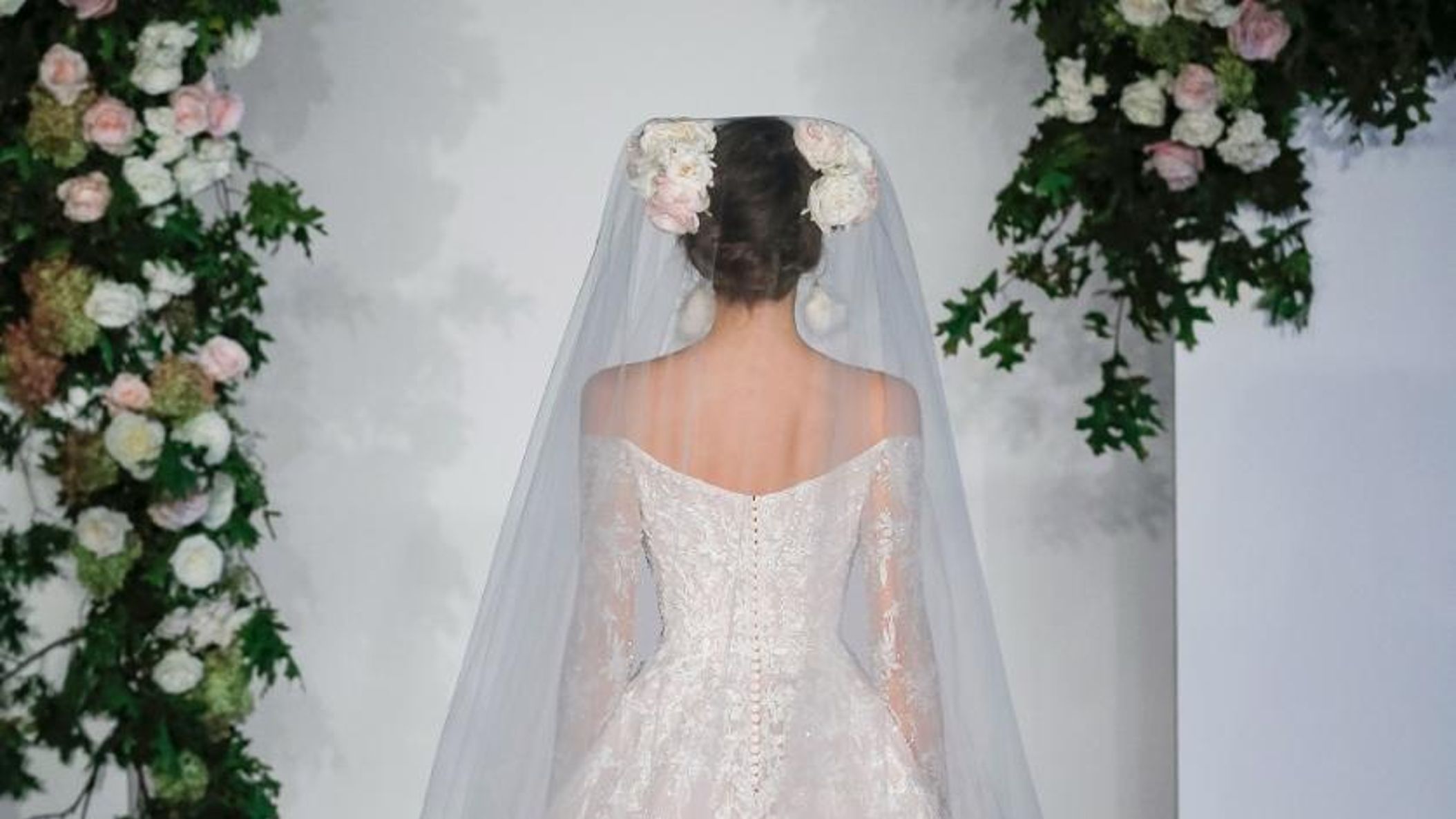 CWD/MarkleWeddinggowns/8226b.jpg