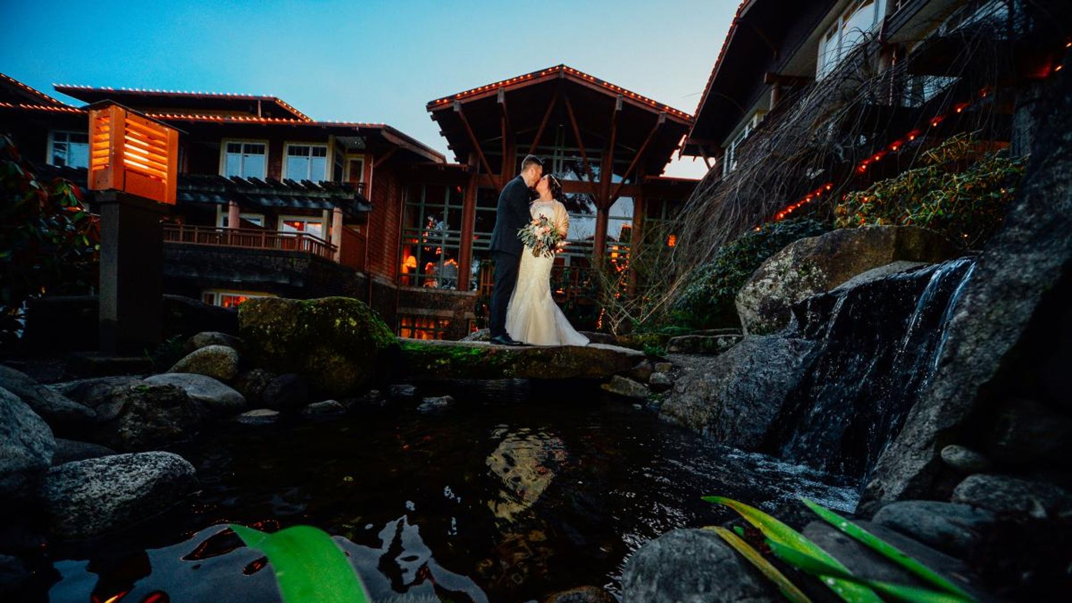 Seattle_Bride/Sponsored/AmberDarrenWedding-620.jpg