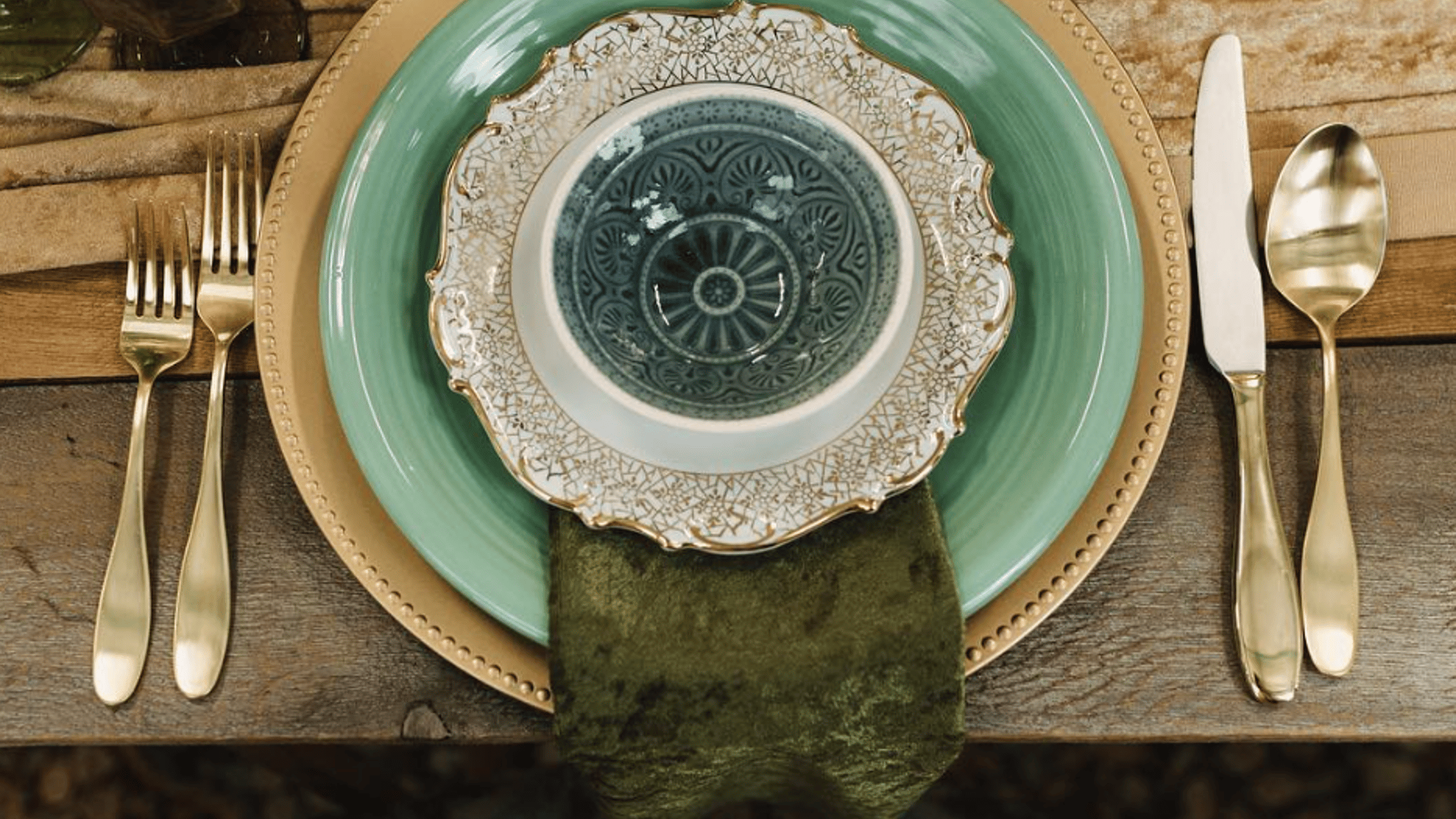 Oregon_Bride/WebStories/PrettyPlaceSettings/eclectic charm.png