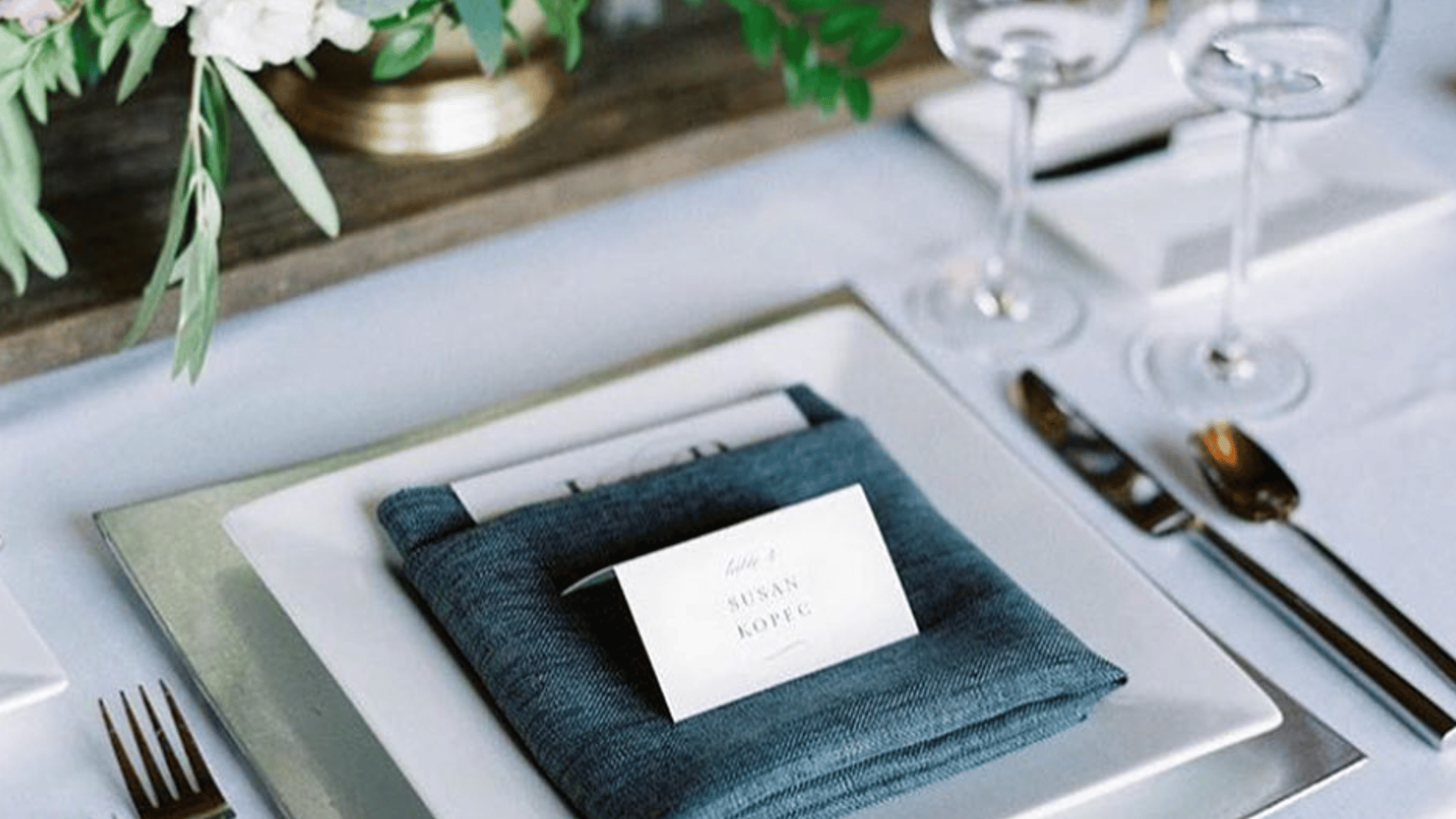 Oregon_Bride/WebStories/PrettyPlaceSettings/sleek & simple.png