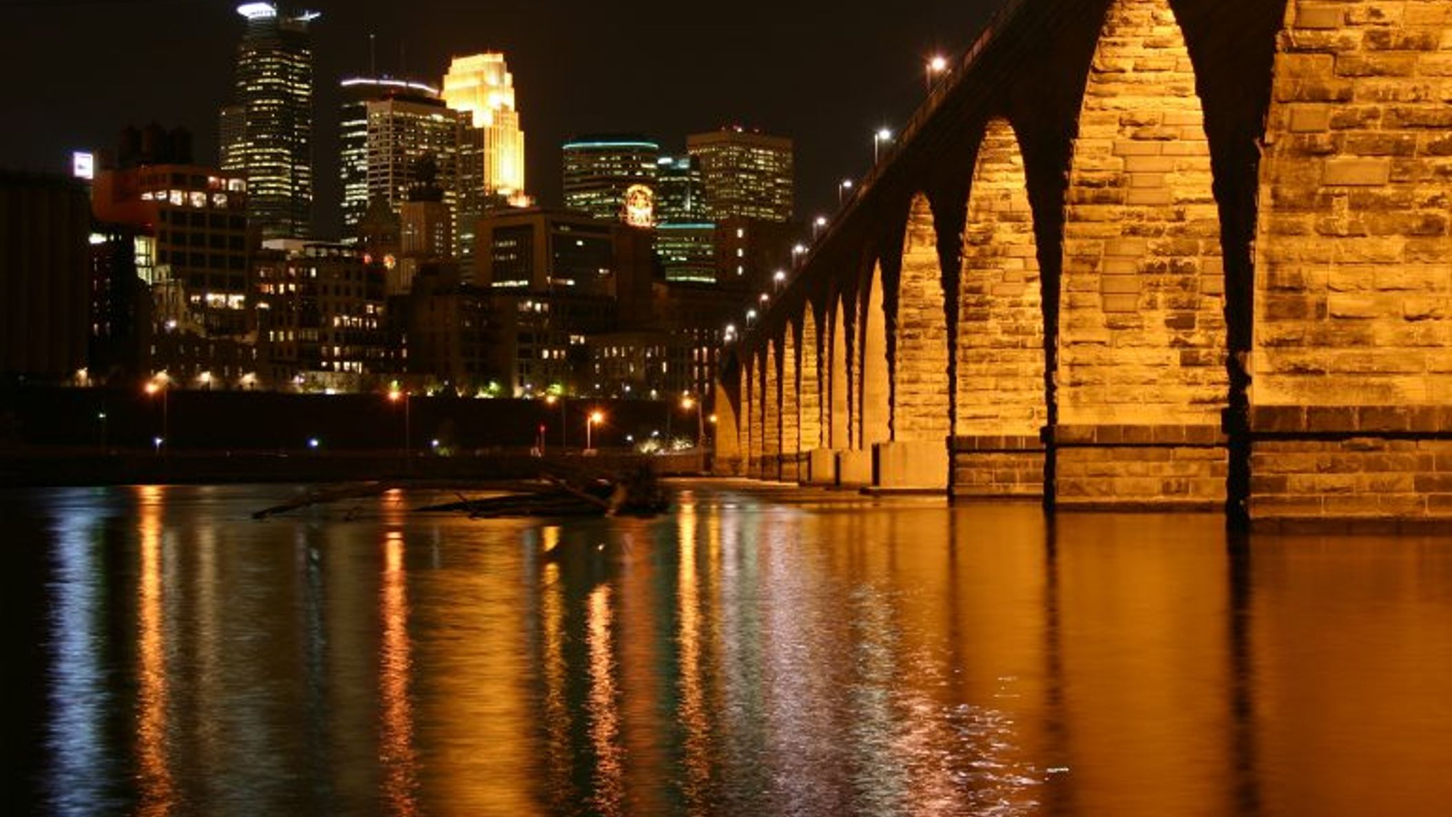 Minnesota_Bride/Sponsored/AdobeStock_4509054-768x512.jpeg
