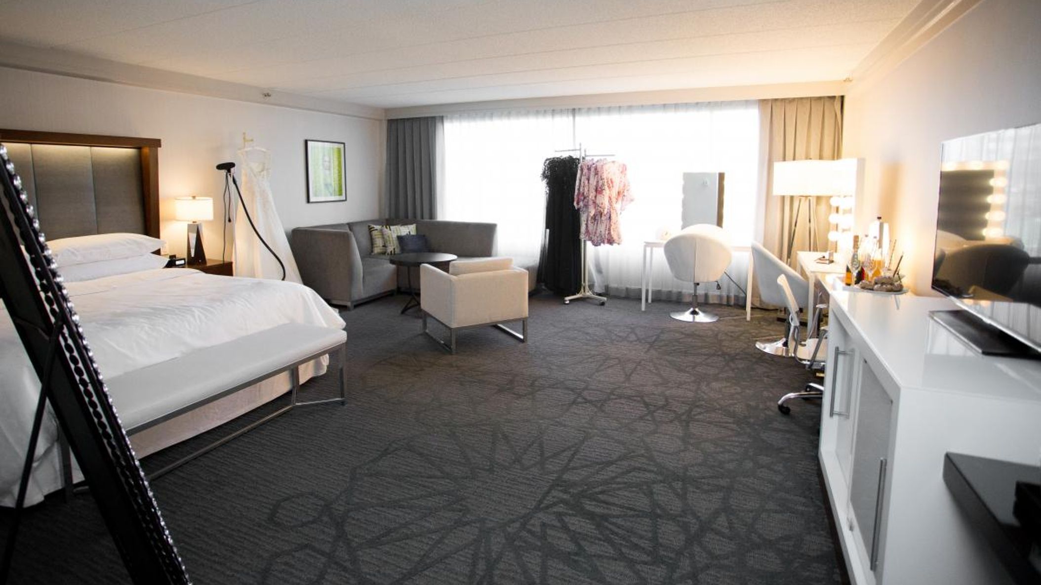 Minnesota_Bride/Sponsored/Sheraton-Day-Dream-Dressing-Room-01.jpg