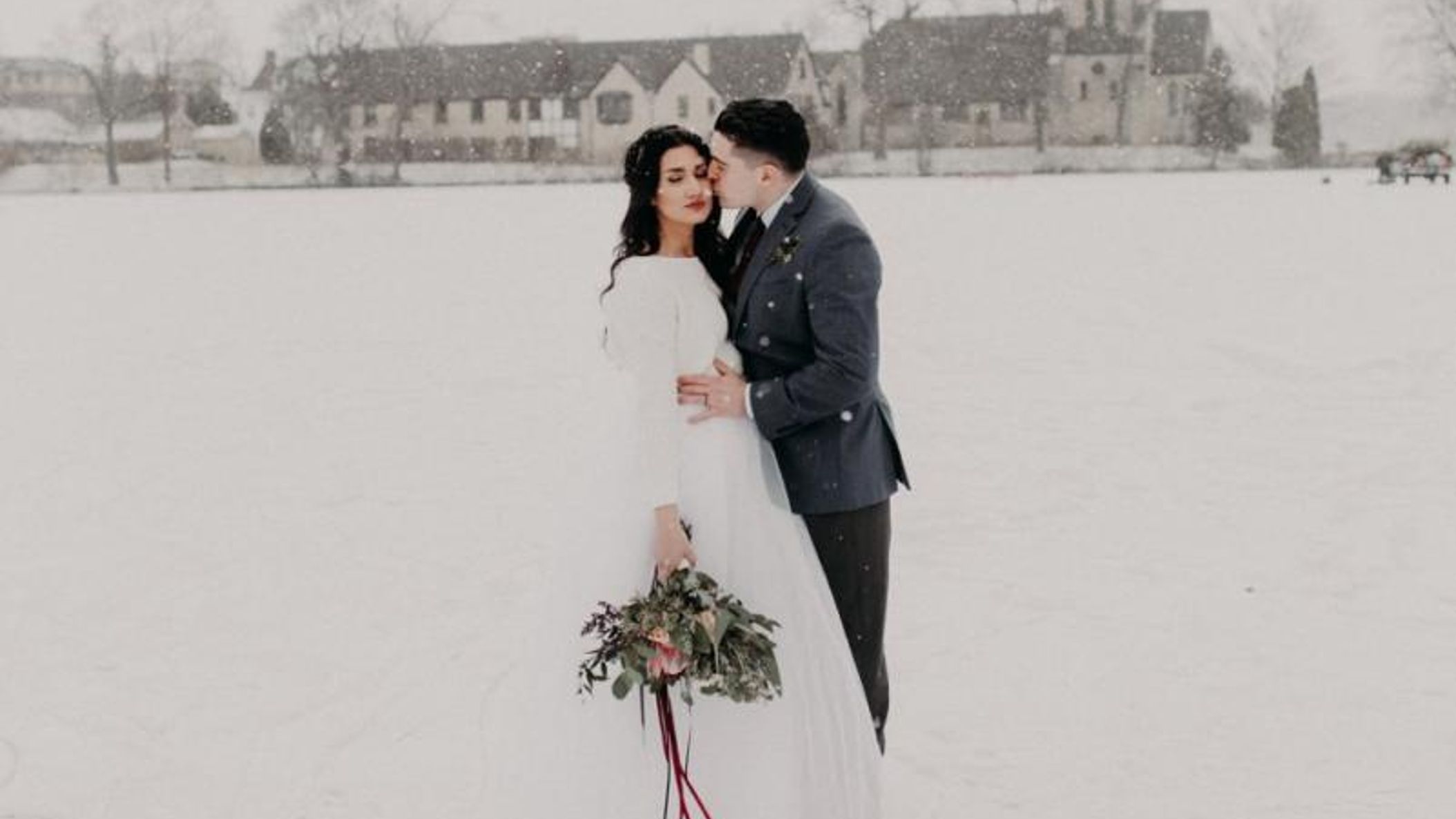 Wisconsin_Bride/StyledWinterShootMonicaCPhoto/StyledShoot-43_WEB.jpg