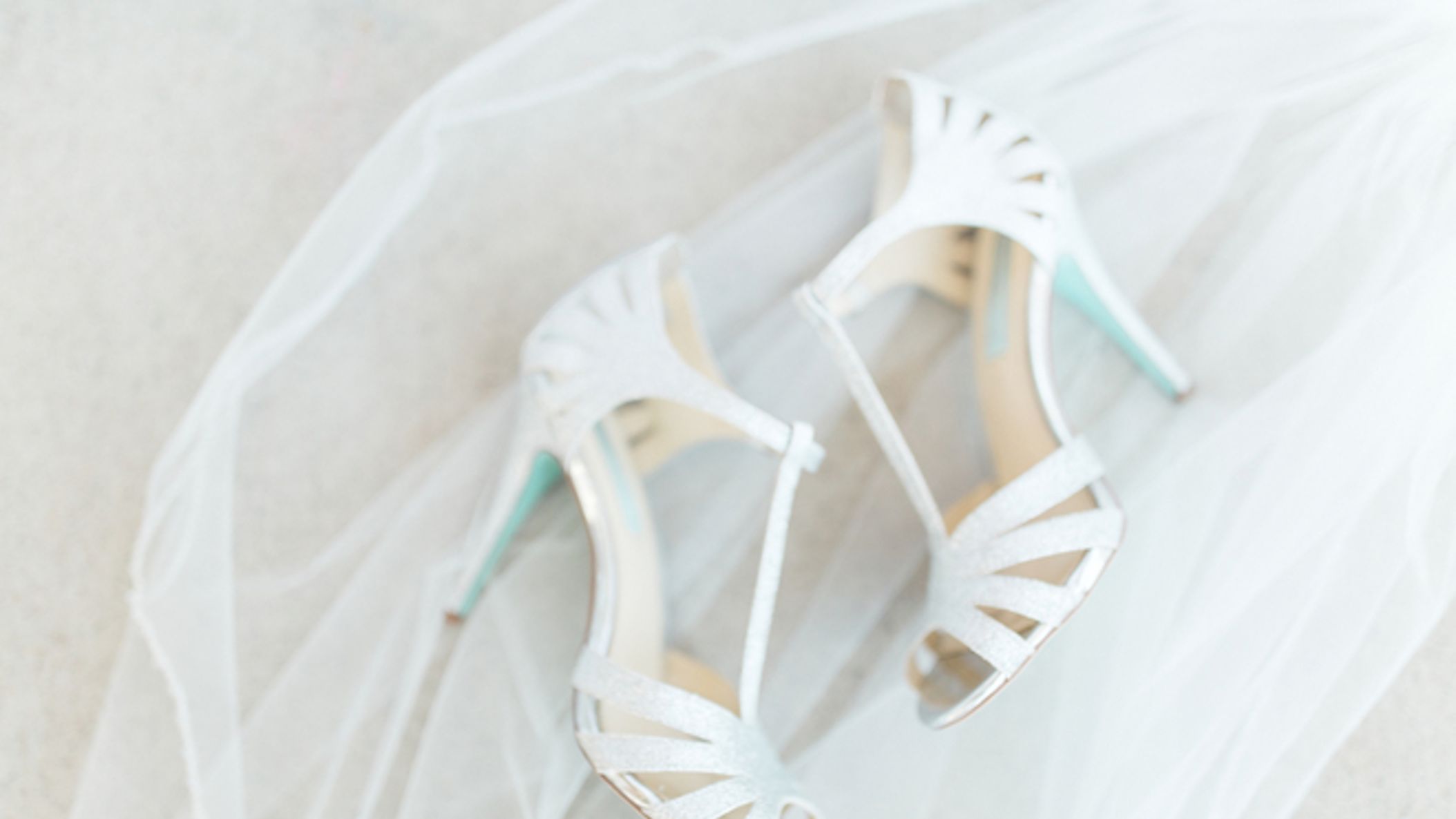 Minnesota_Bride/RW_Max_Jenny/GinaZeidler_JennyandMaxInterlachenWedding00001_659x.jpg
