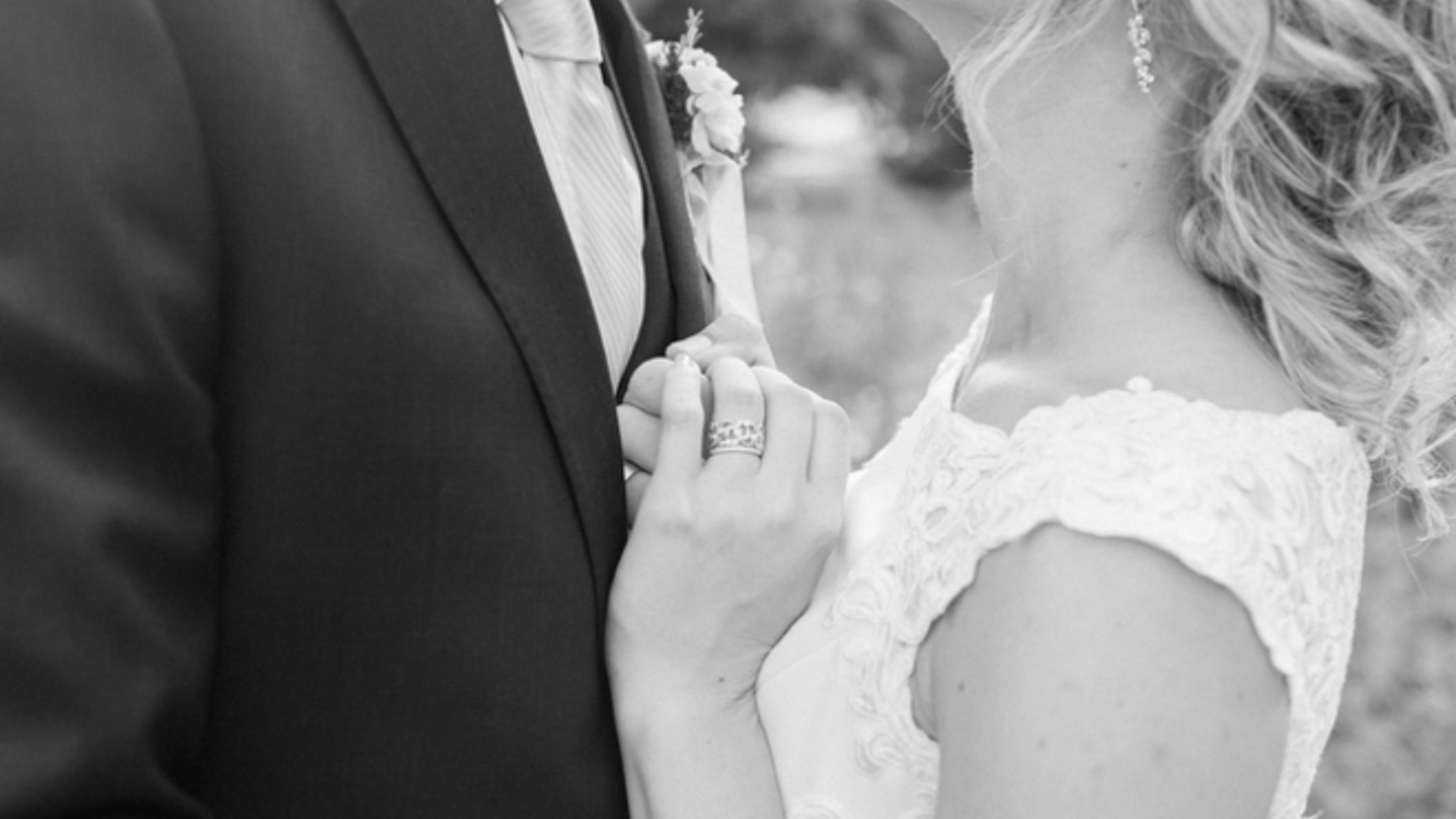 Minnesota_Bride/RW_Max_Jenny/GinaZeidler_JennyandMaxInterlachenWedding00043_659x.jpg