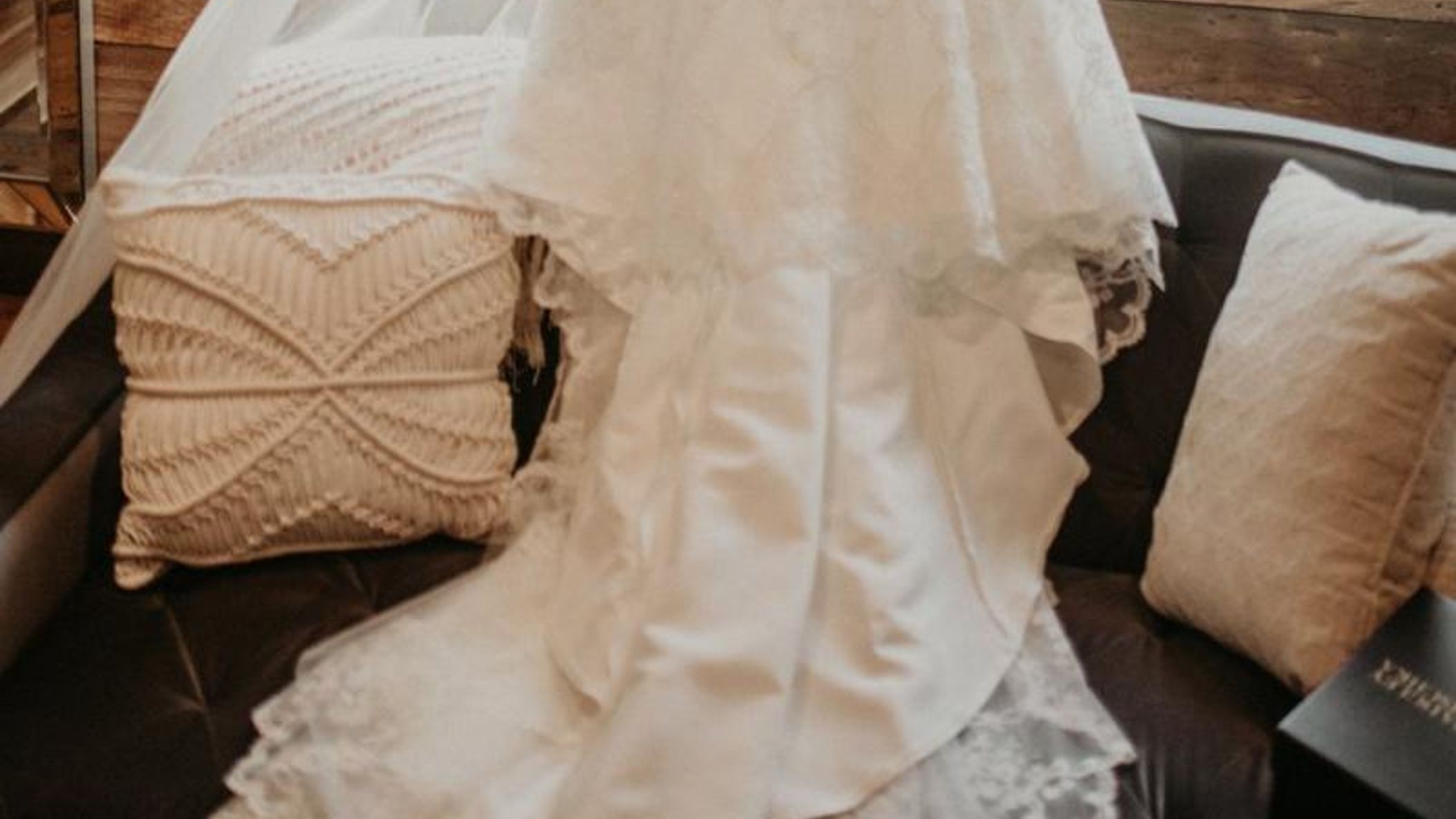 Wisconsin_Bride/AshleyBrookRW/2Y8A5992_WEB.jpg