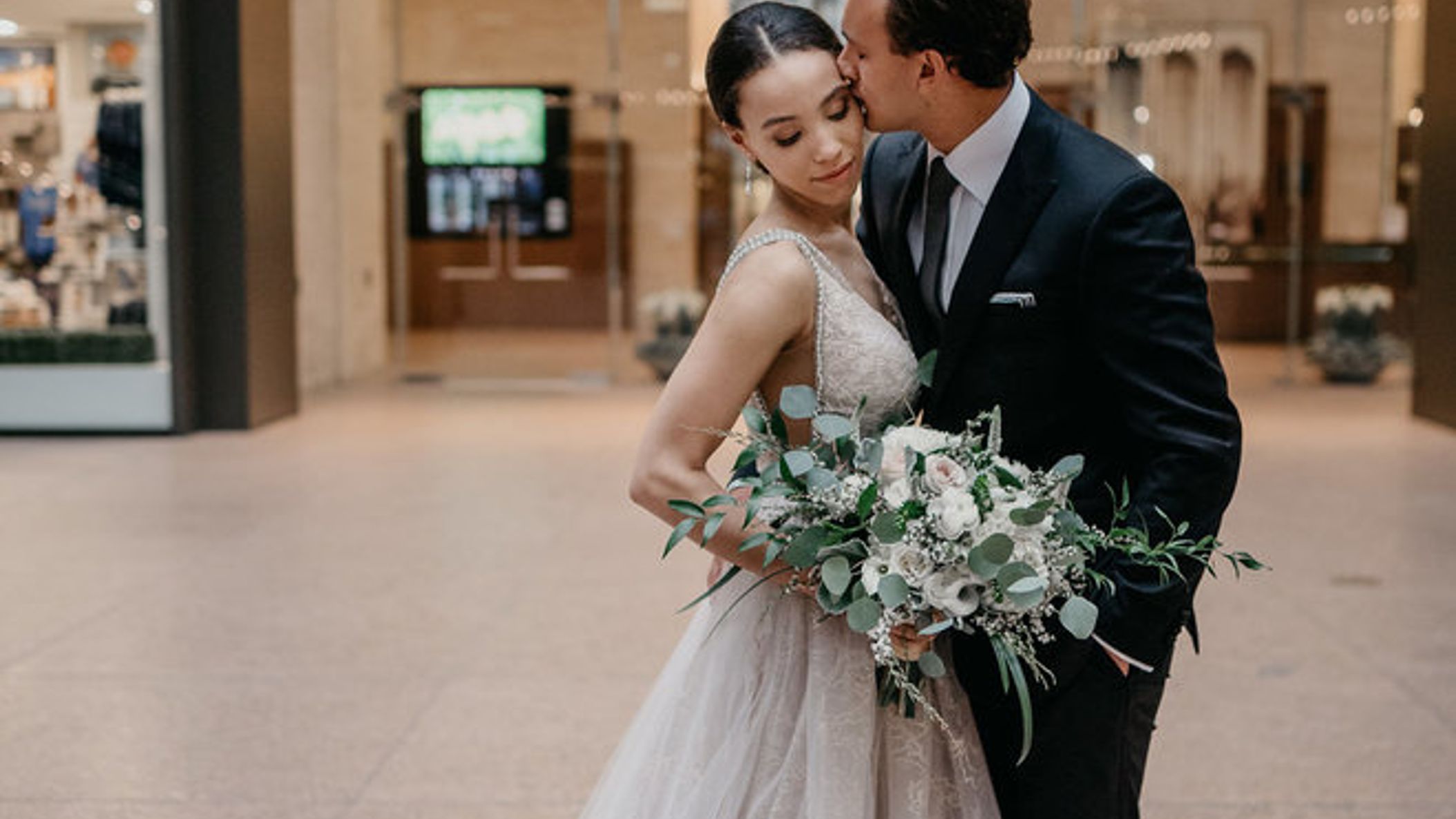 Minnesota_Bride/SS_MarquetteIDS/WindowsOnMinnesota-109_659x.jpg