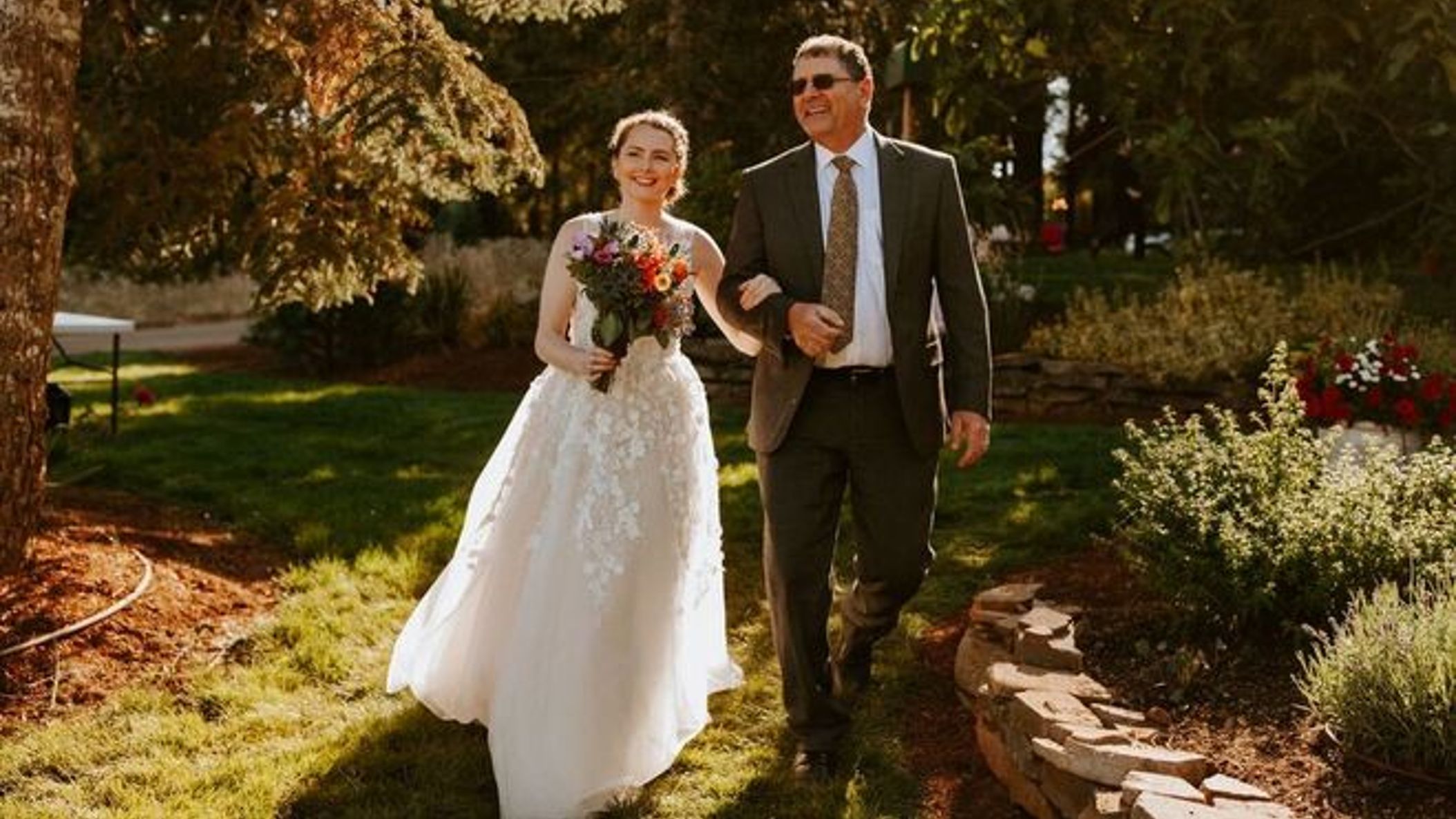 Oregon_Bride/RealWeddinga/CorrinneJesse/06_R43tavIQ_659x.jpg