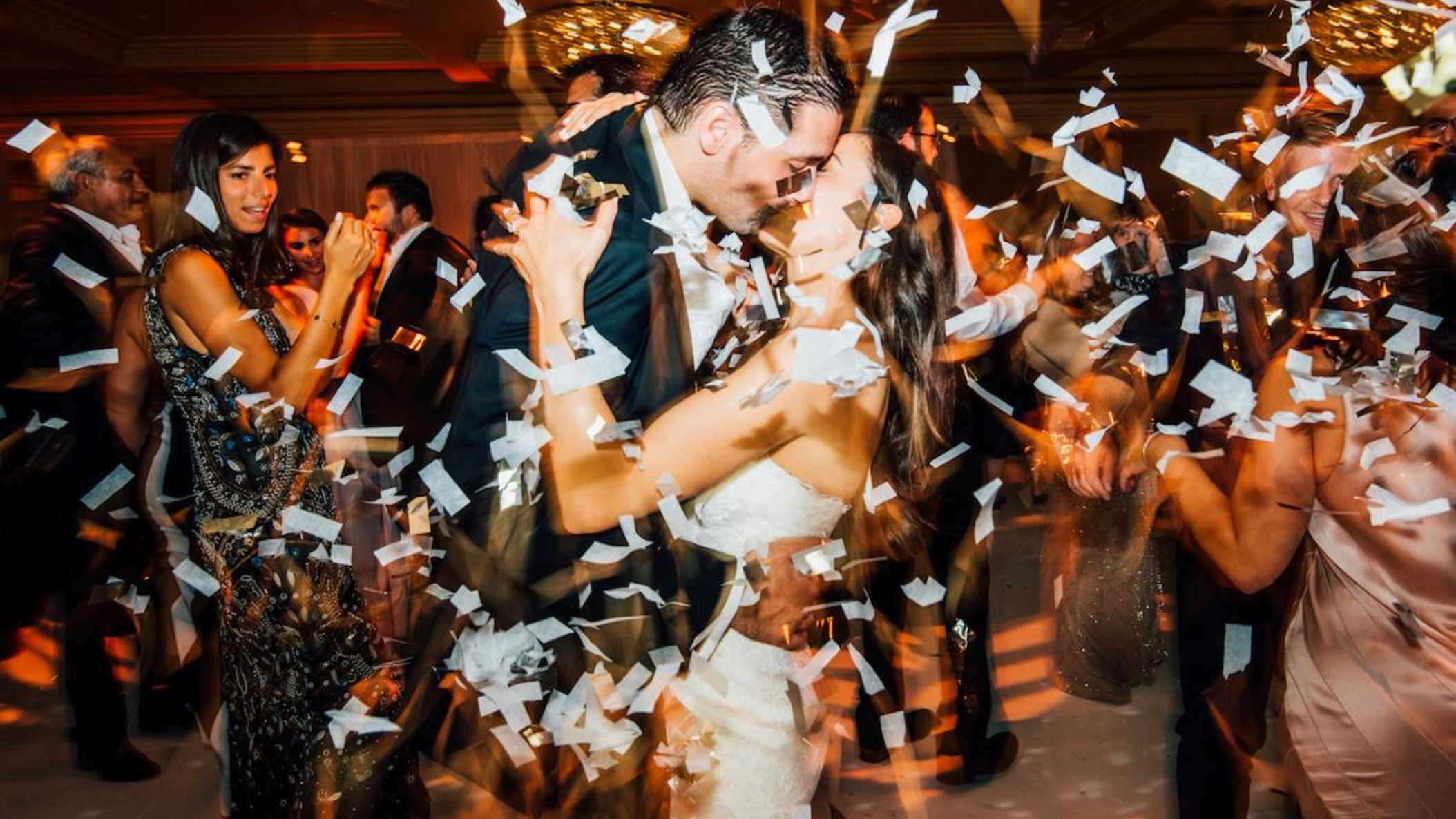 CWD/online/realweddings/dalit_jordan/062 Confetti Drop.jpg