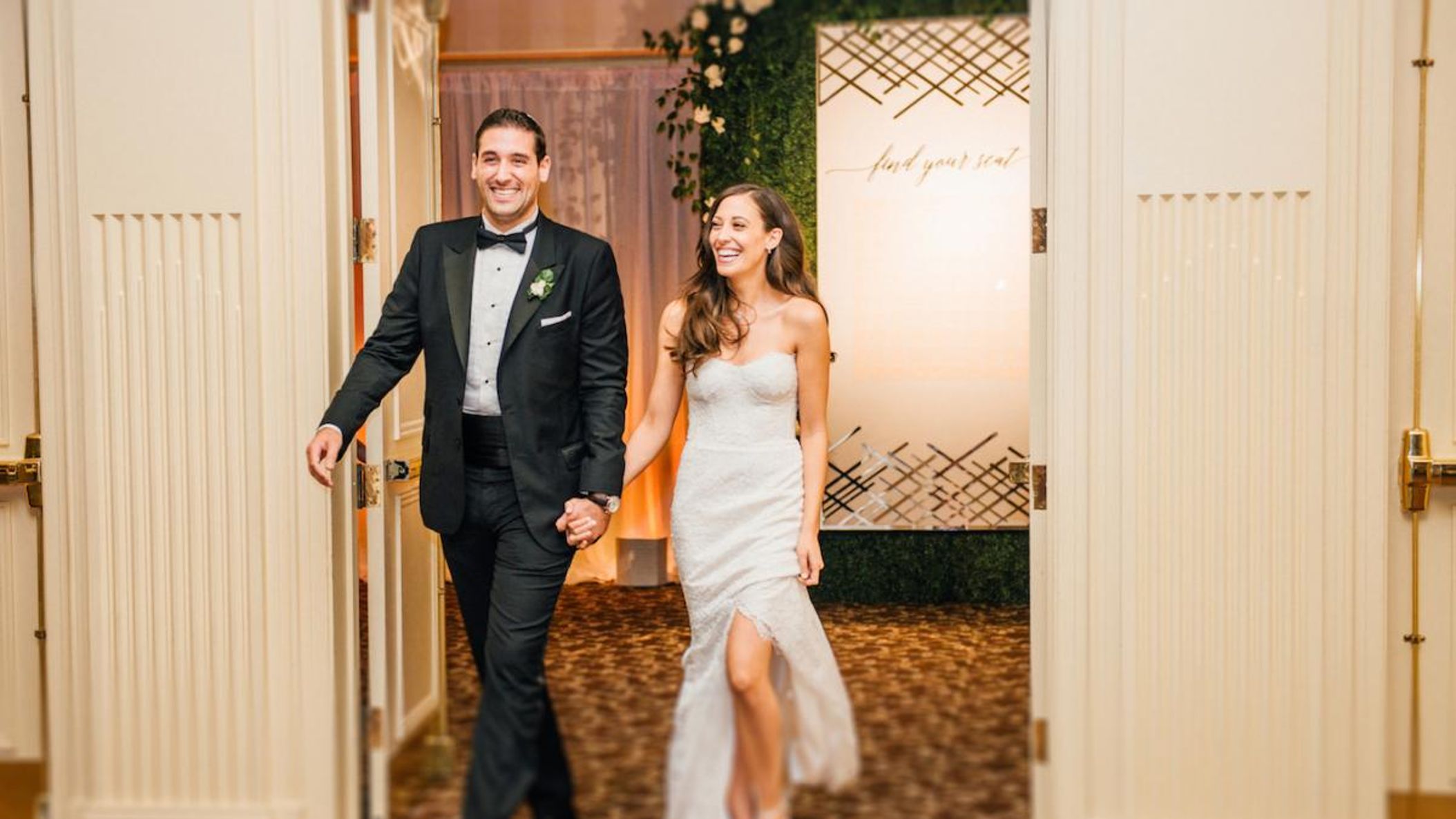 CWD/online/realweddings/dalit_jordan/053 Grand Entrance.jpg