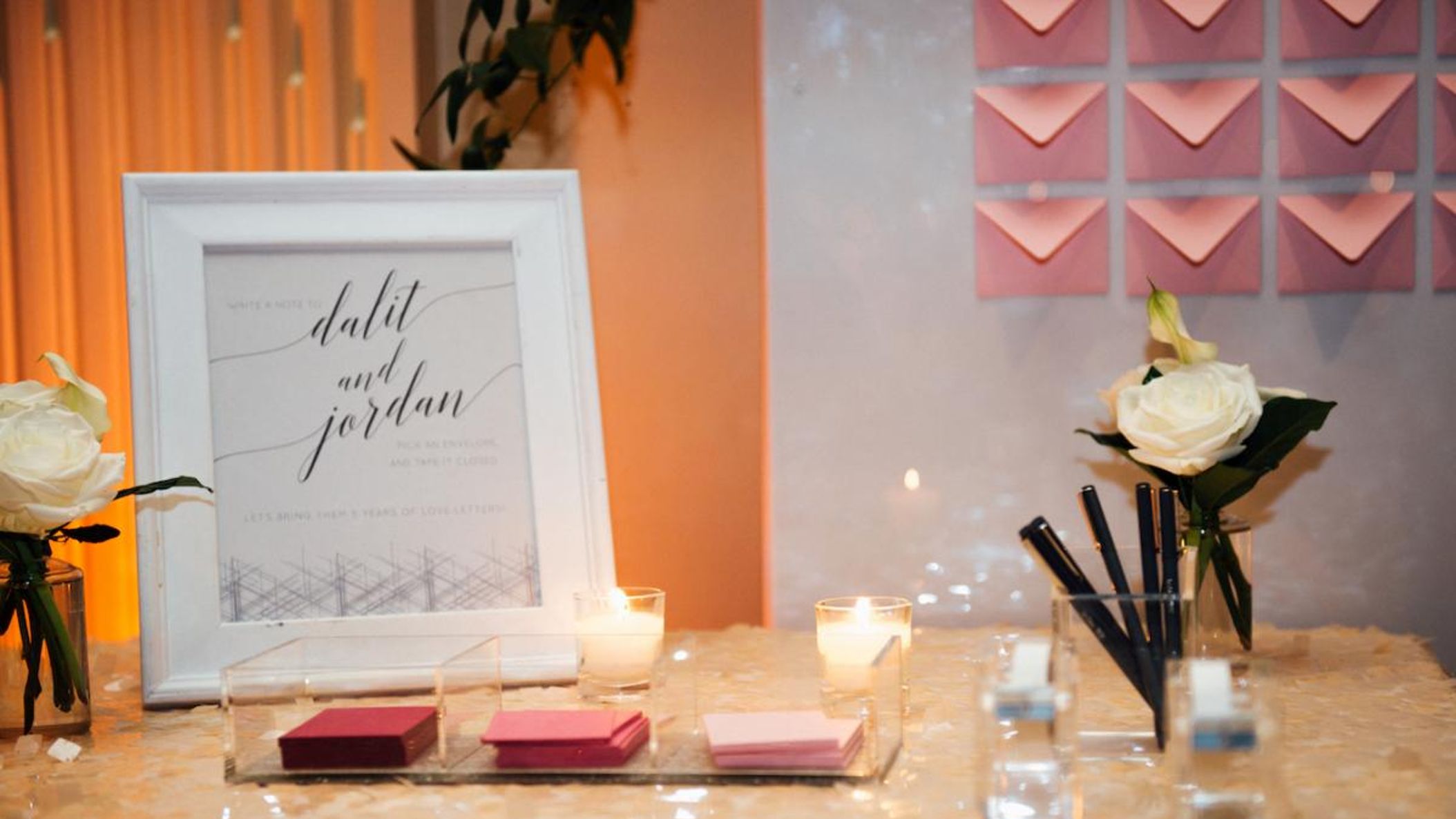 CWD/online/realweddings/dalit_jordan/052 Guest Book Details.jpg