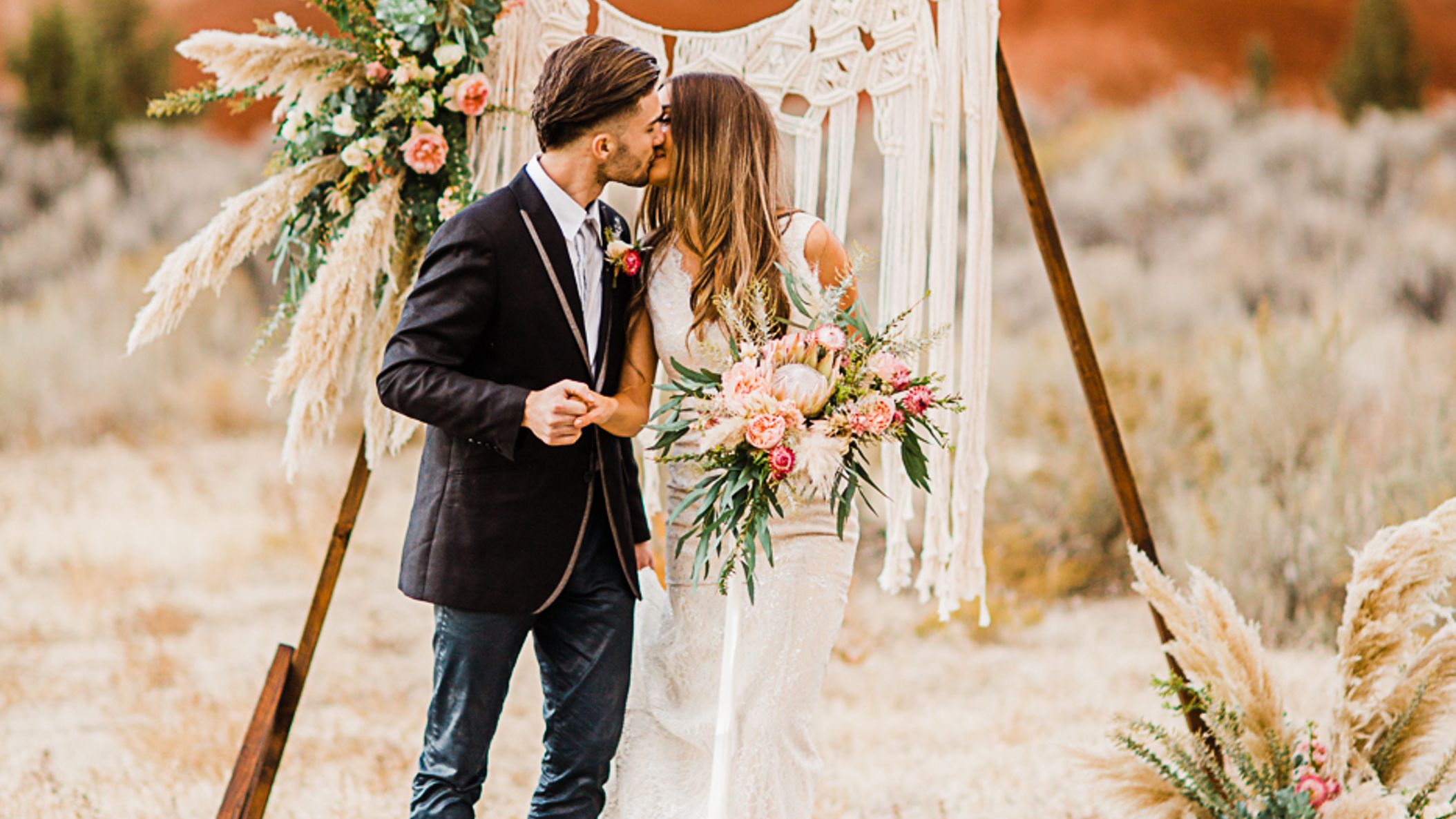 Oregon_Bride/StyledShoots/paintedhills/G45A4494.jpg