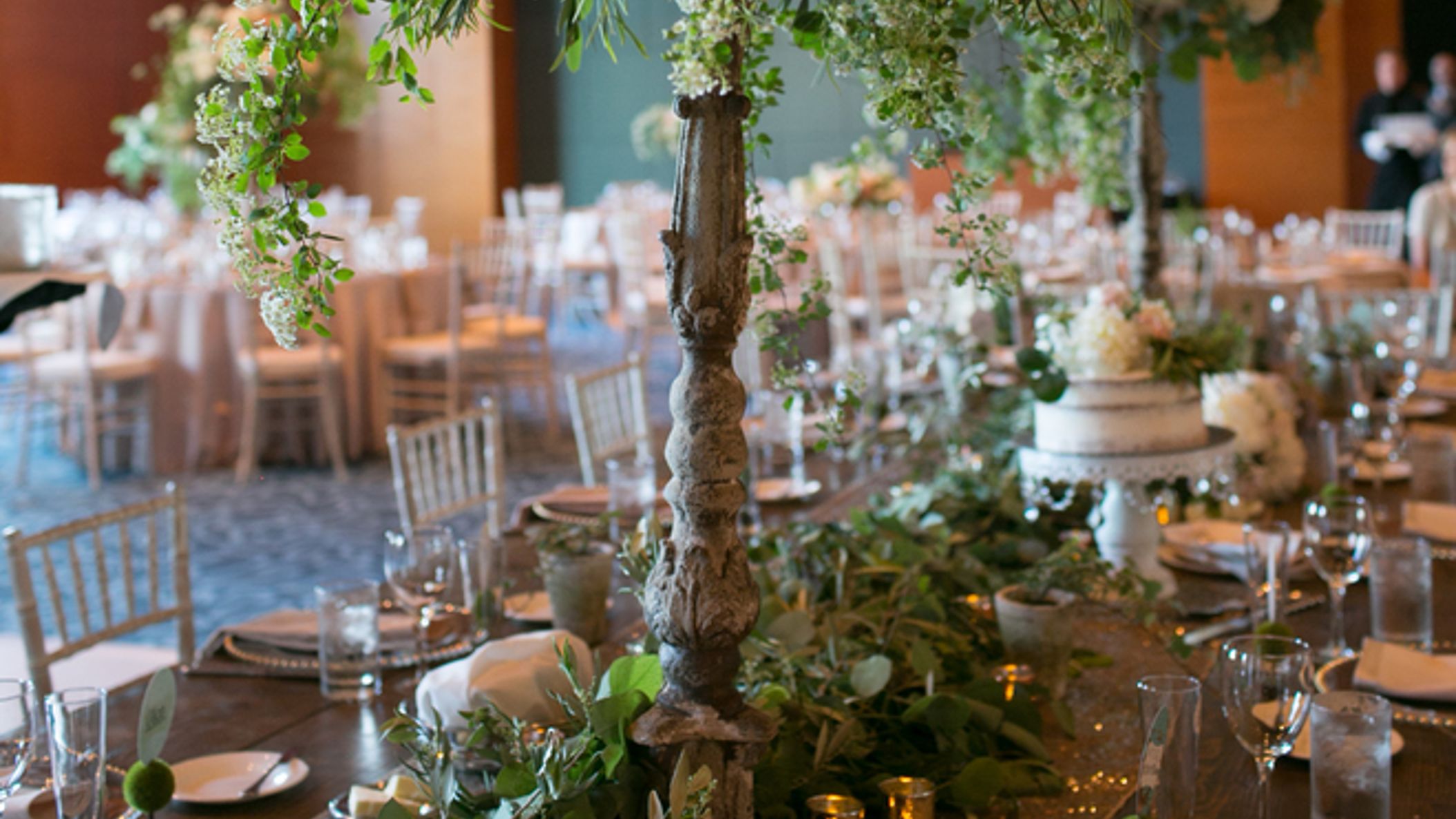 Minnesota_Bride/TREND/GoingTallStunningCenterpieces/177_Minneapolis_Wedding_Photographer_659x.jpg