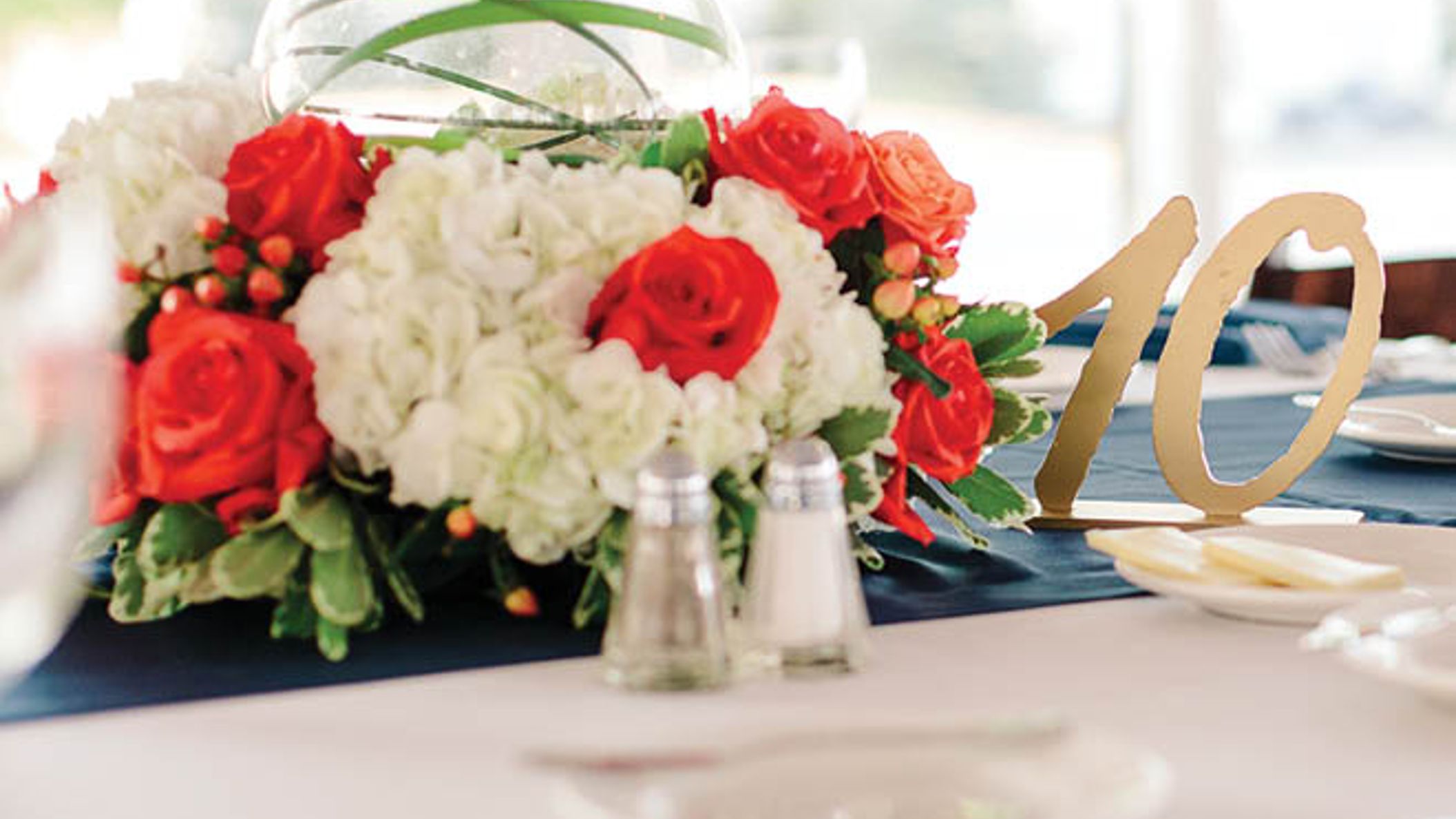Wisconsin_Bride/Trend/FavoriteWeddingTabkeNumberIdeas/mackenzieorth_samandmichael_wibride-2.jpg