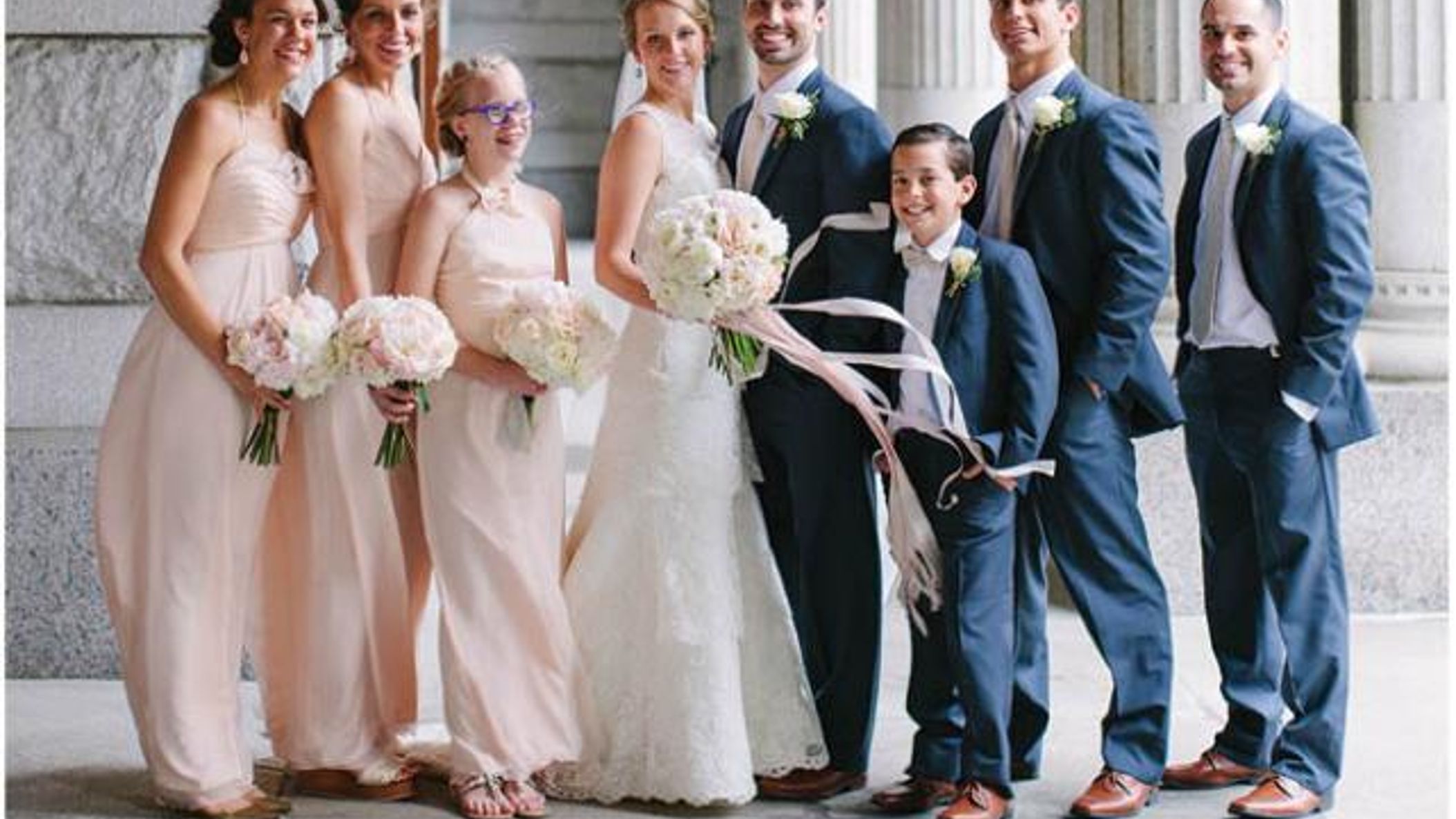 Wisconsin_Bride/Trend/PrettyPastelBridesmaidDresses/641x862_copy_Clare_&_Matthew_Keck__0634.jpg