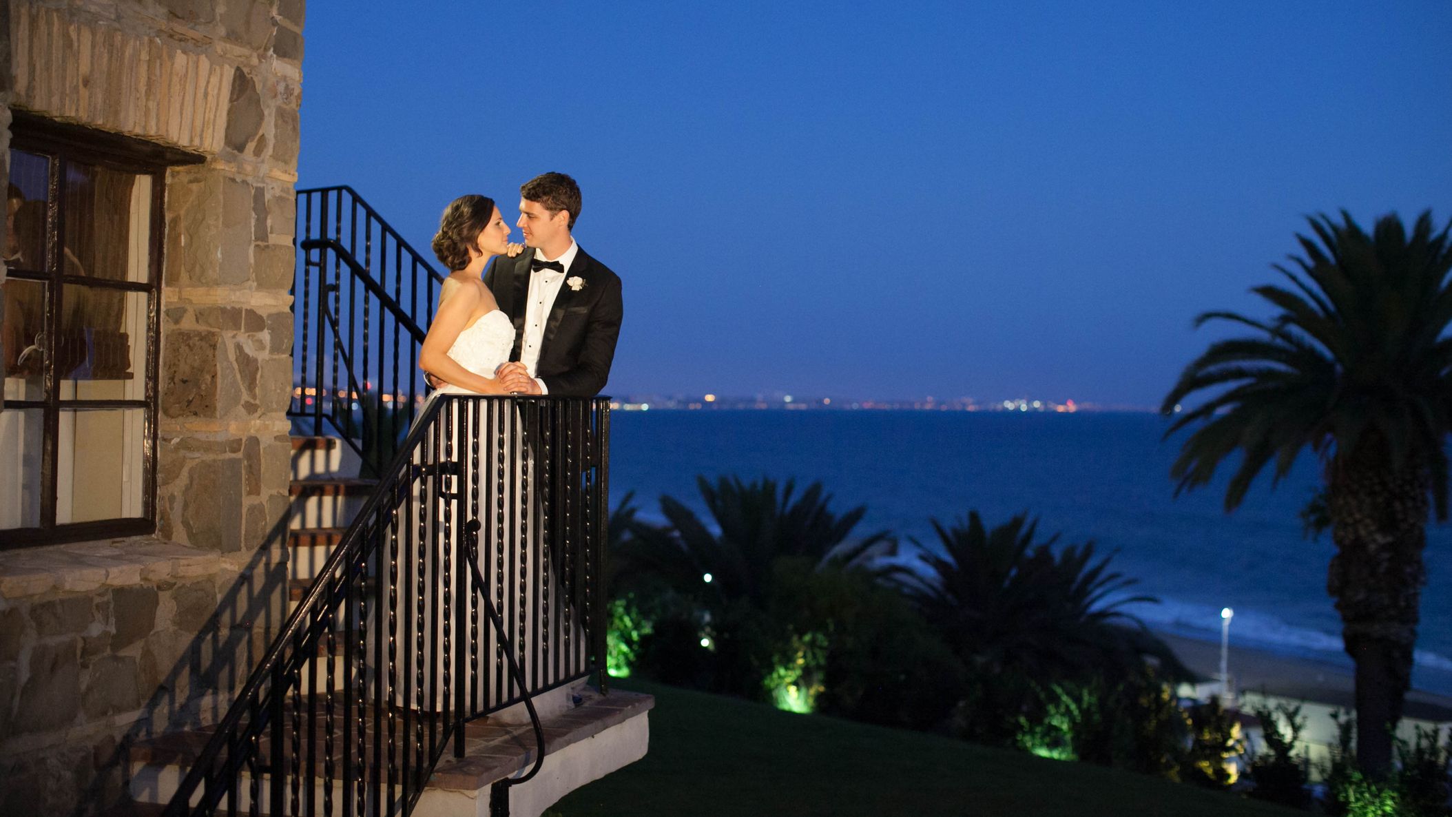 CWD/online/venues/belairbayclub/Bride and Groom with night view.jpg
