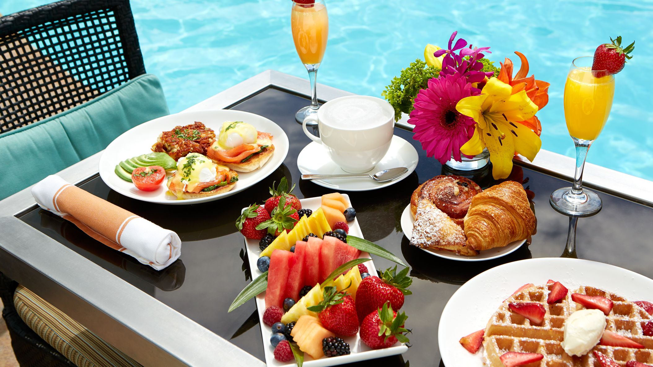 CWD/online/venues/hotels/Pool side Brunch - Breakfast CIRCA 55.jpg