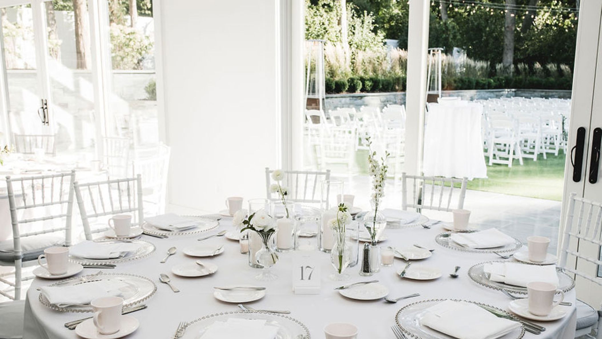 AWD/kelly-and-matt-hutton-house-aqua-fox-photography-sixpence-events-and-planning-minnesota-wedding_27.jpg