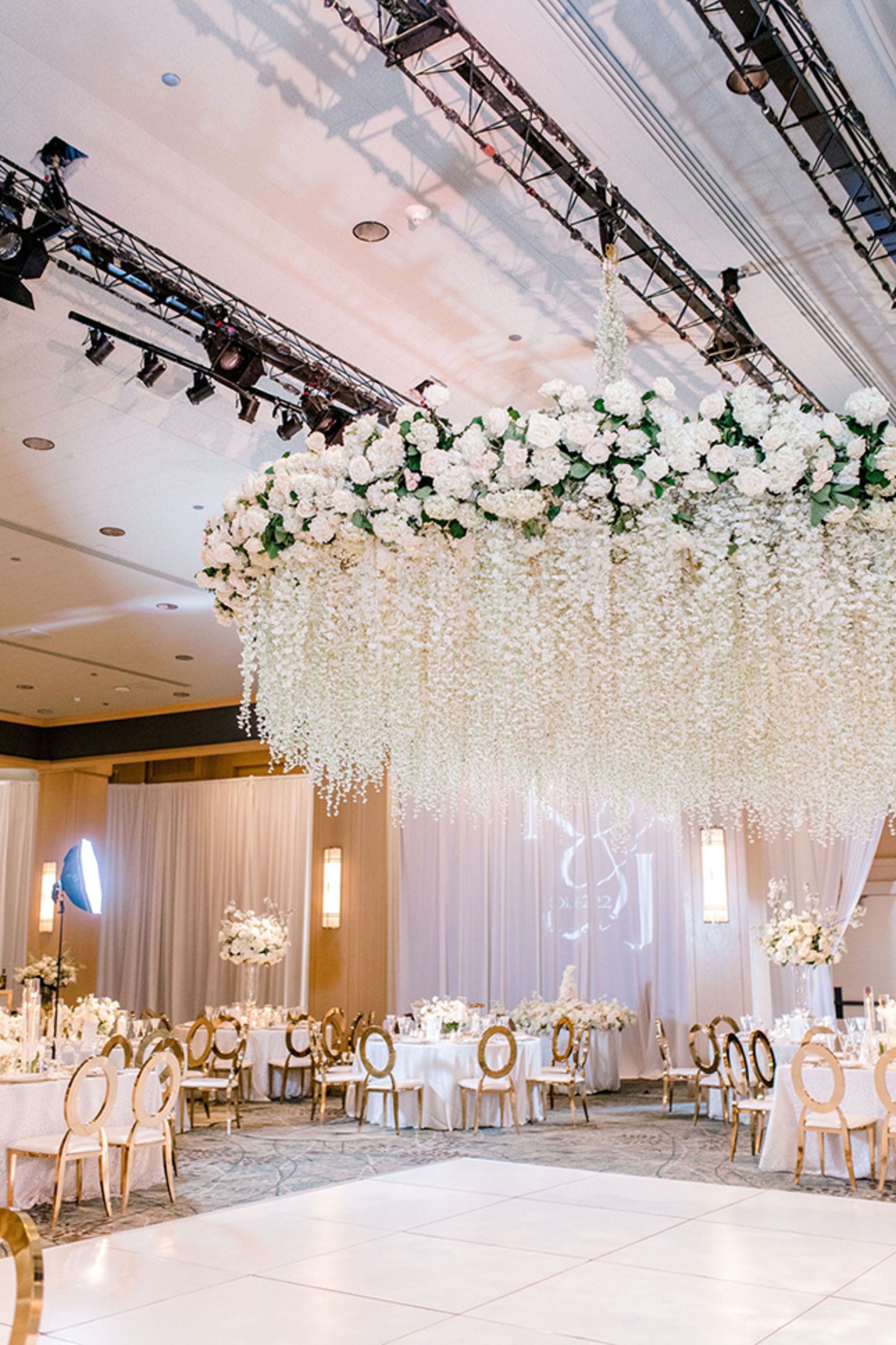 inline-images/EditChoice-BestFloralDesign2-Marisa Belle Photography.jpg