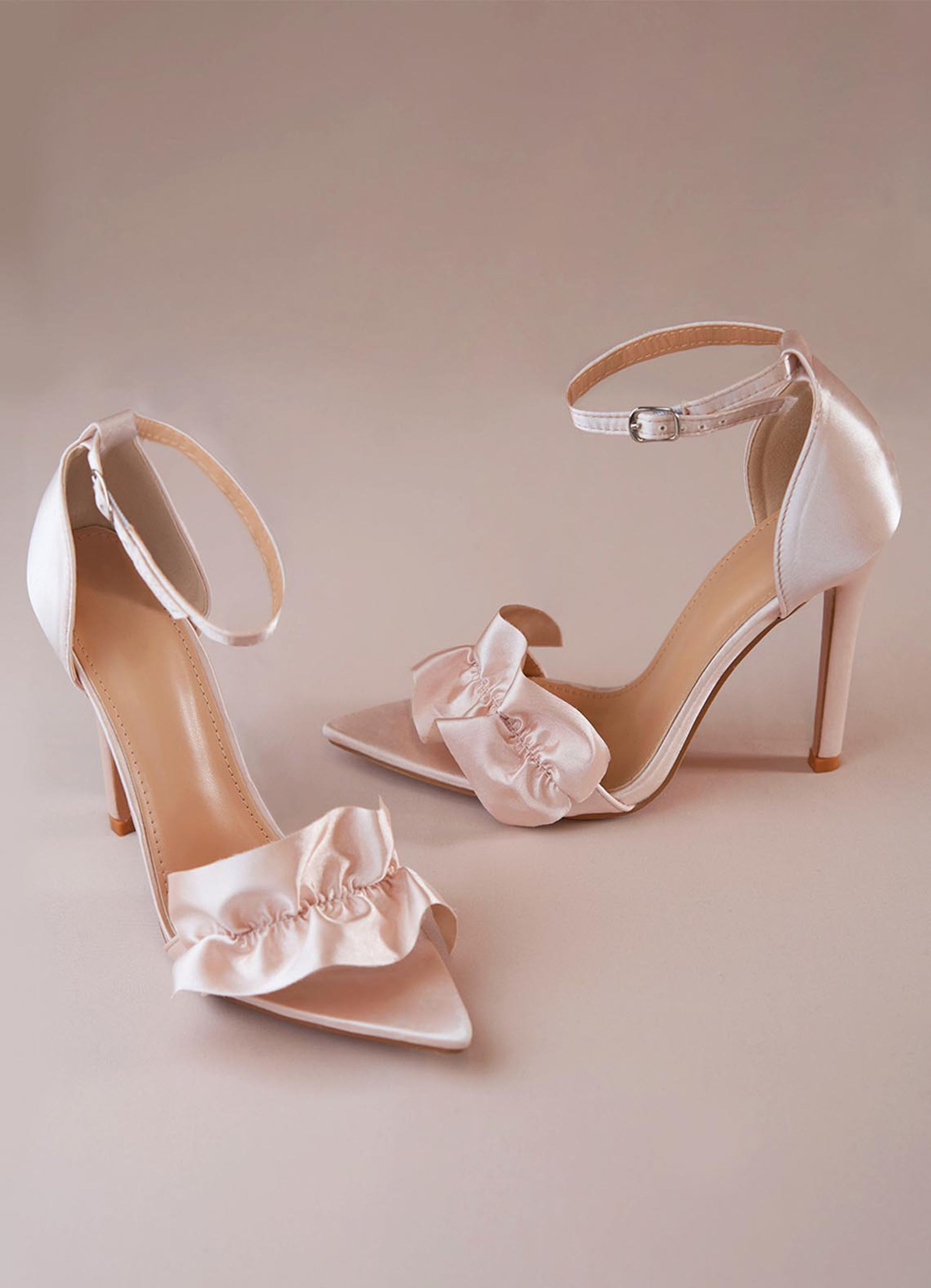 2023-12/azazie shoes.jpg
