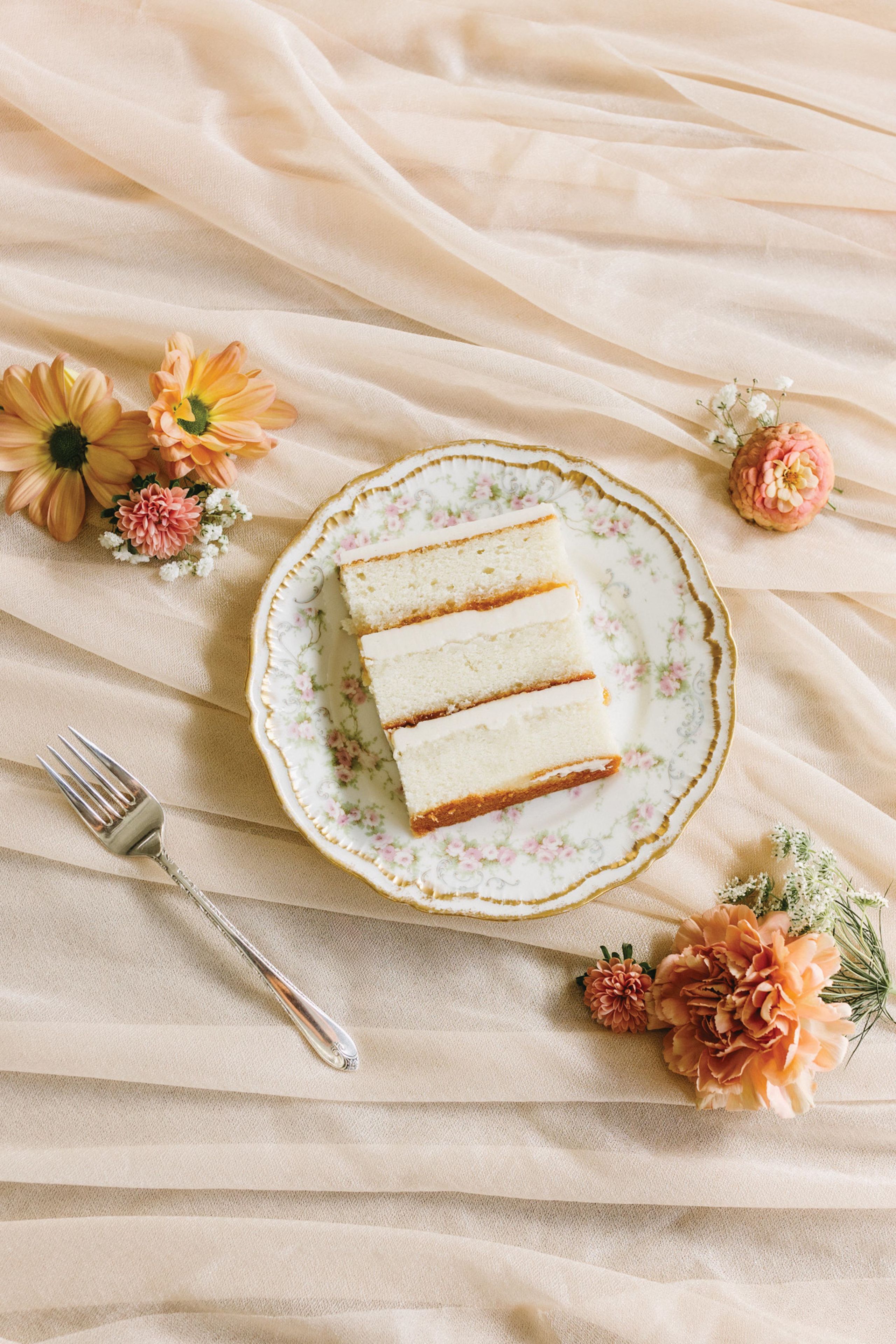2024-01/Arizona Bride - Cake Editorial-8331-3.jpg