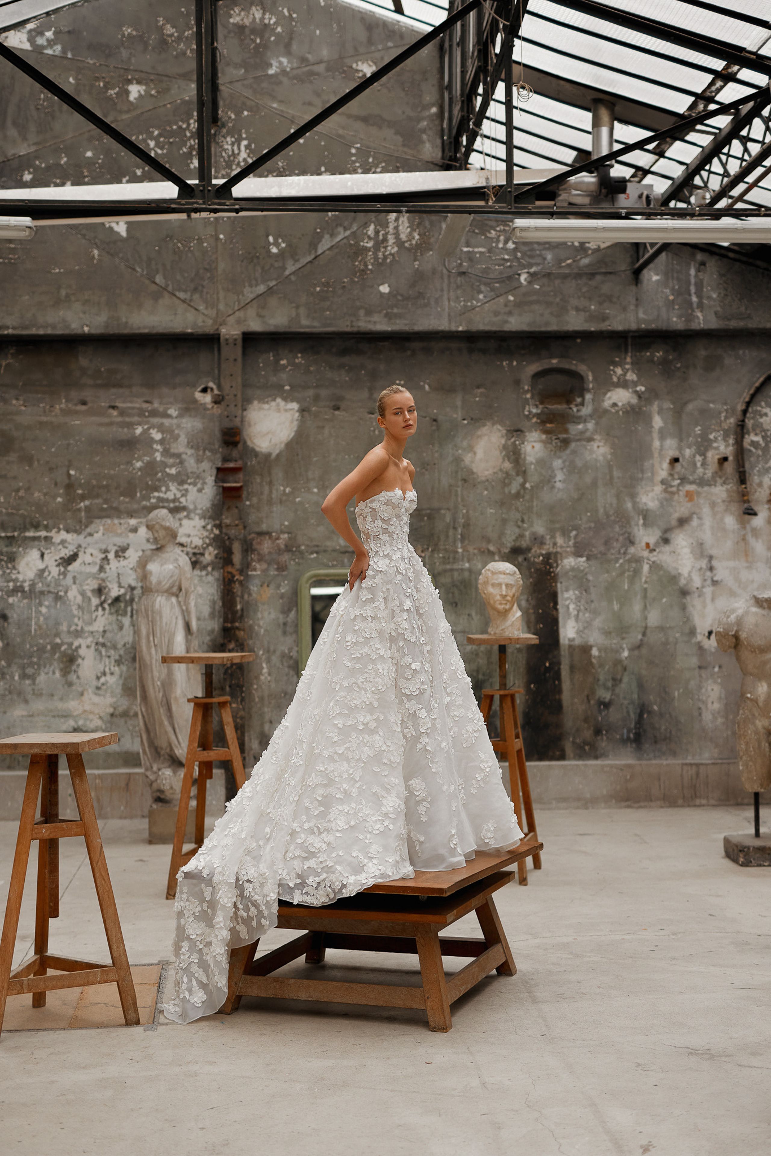 2024-04/Dana Harel_Bridal Spring 2025_Elian 4.jpg