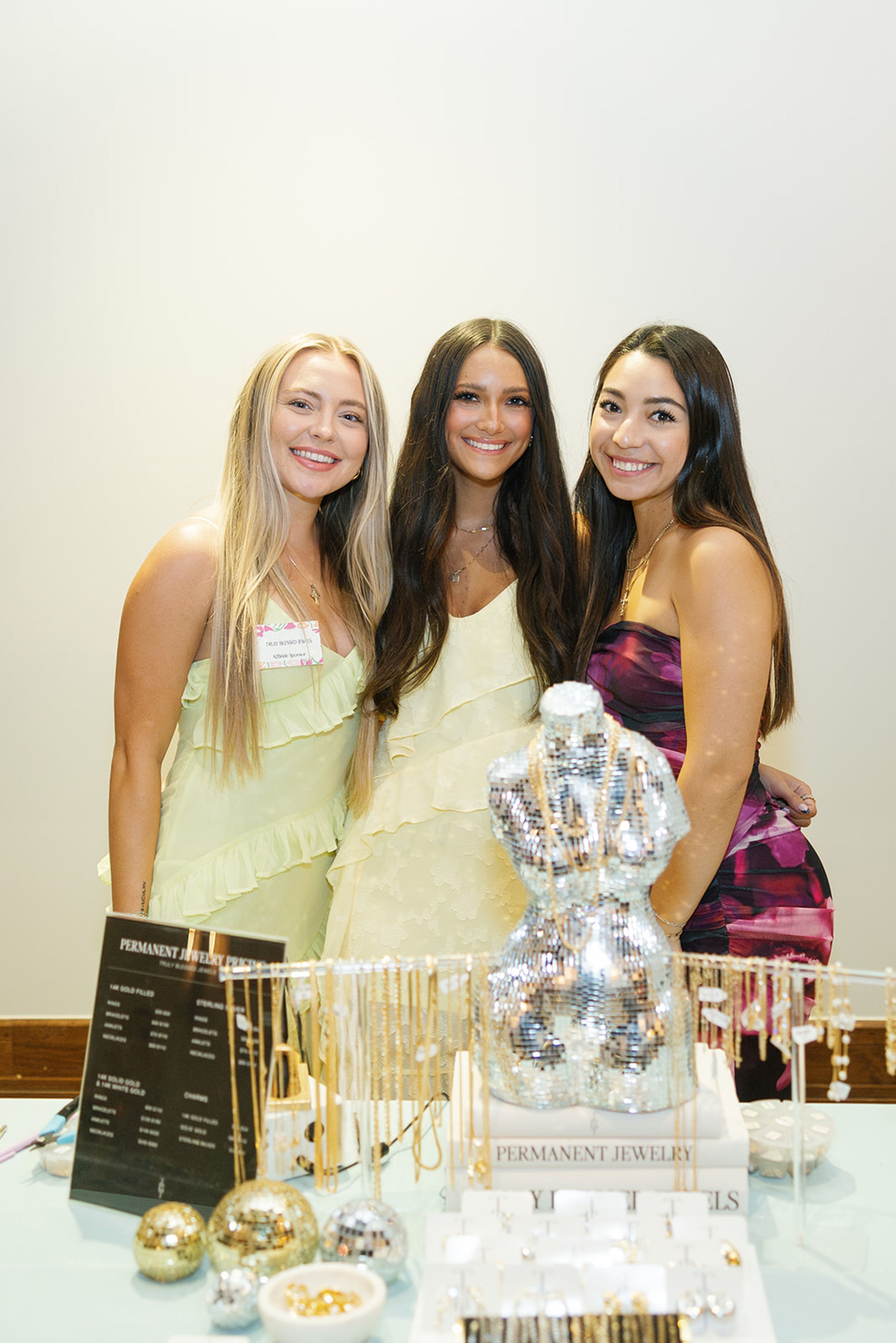2024-06/az-bride-cocktail-140_websize.jpg