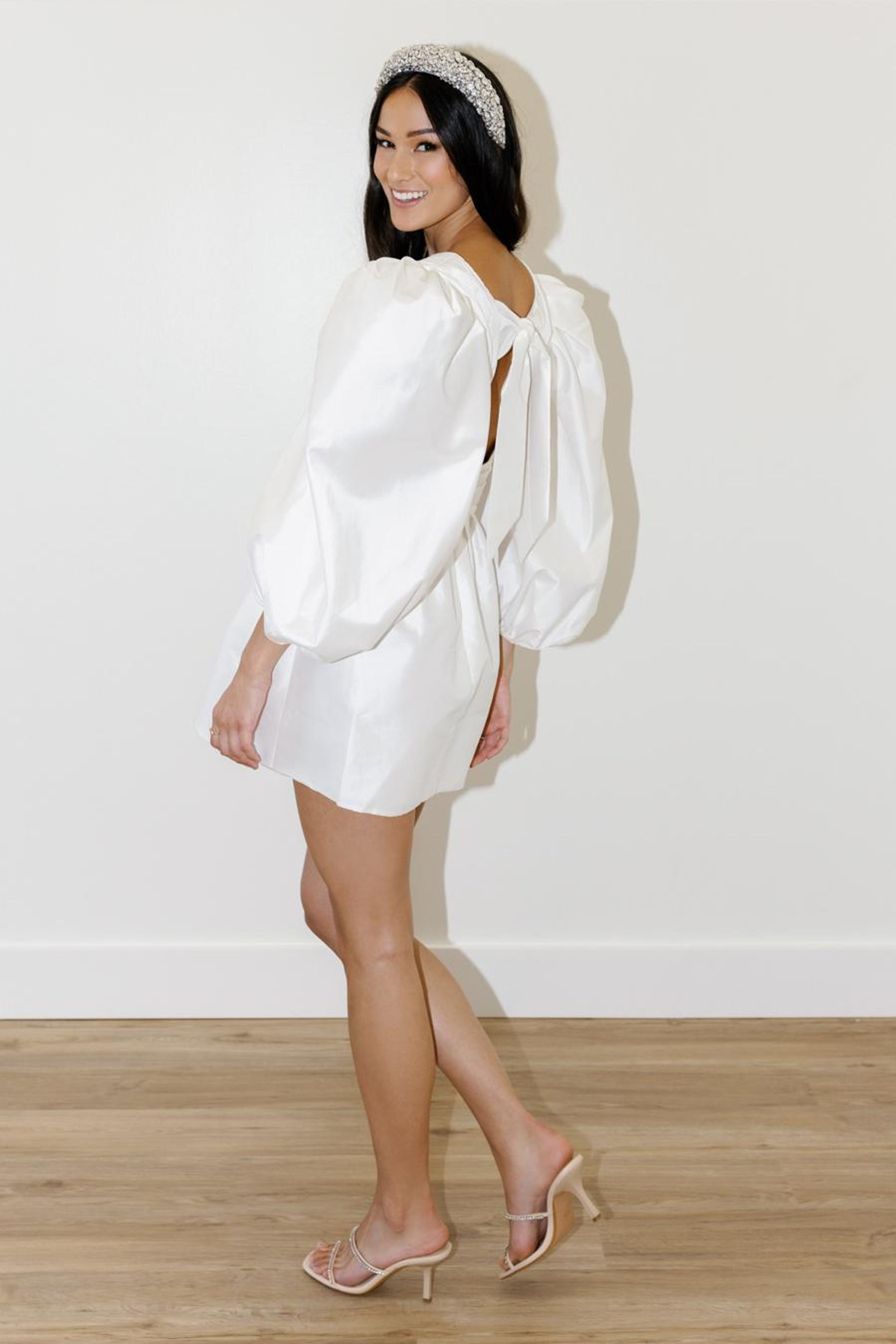 2024-06/Meringue_Radiant Taffeta_B.jpeg