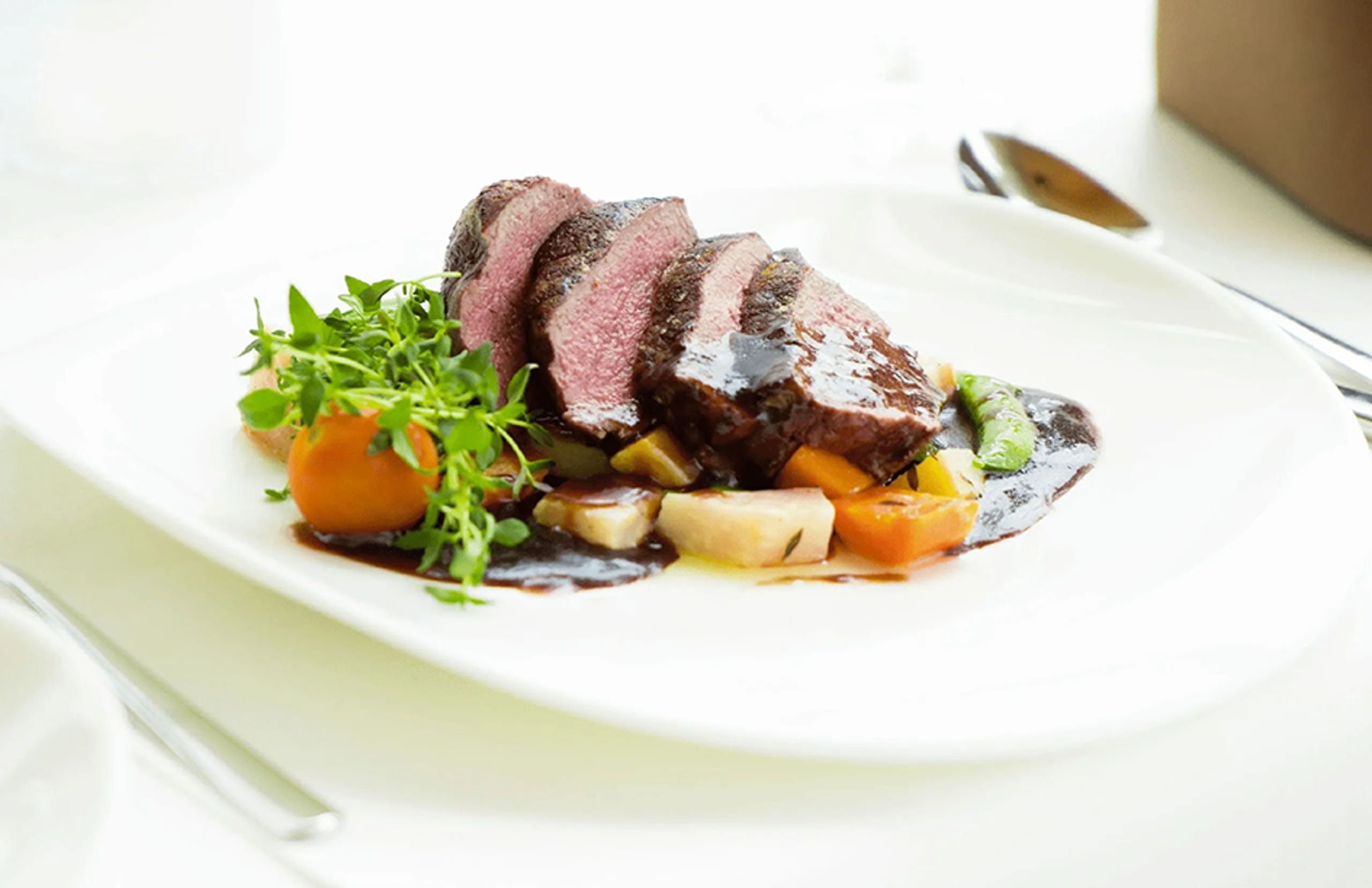 inline-images/wedding-plate.jpg copy.png