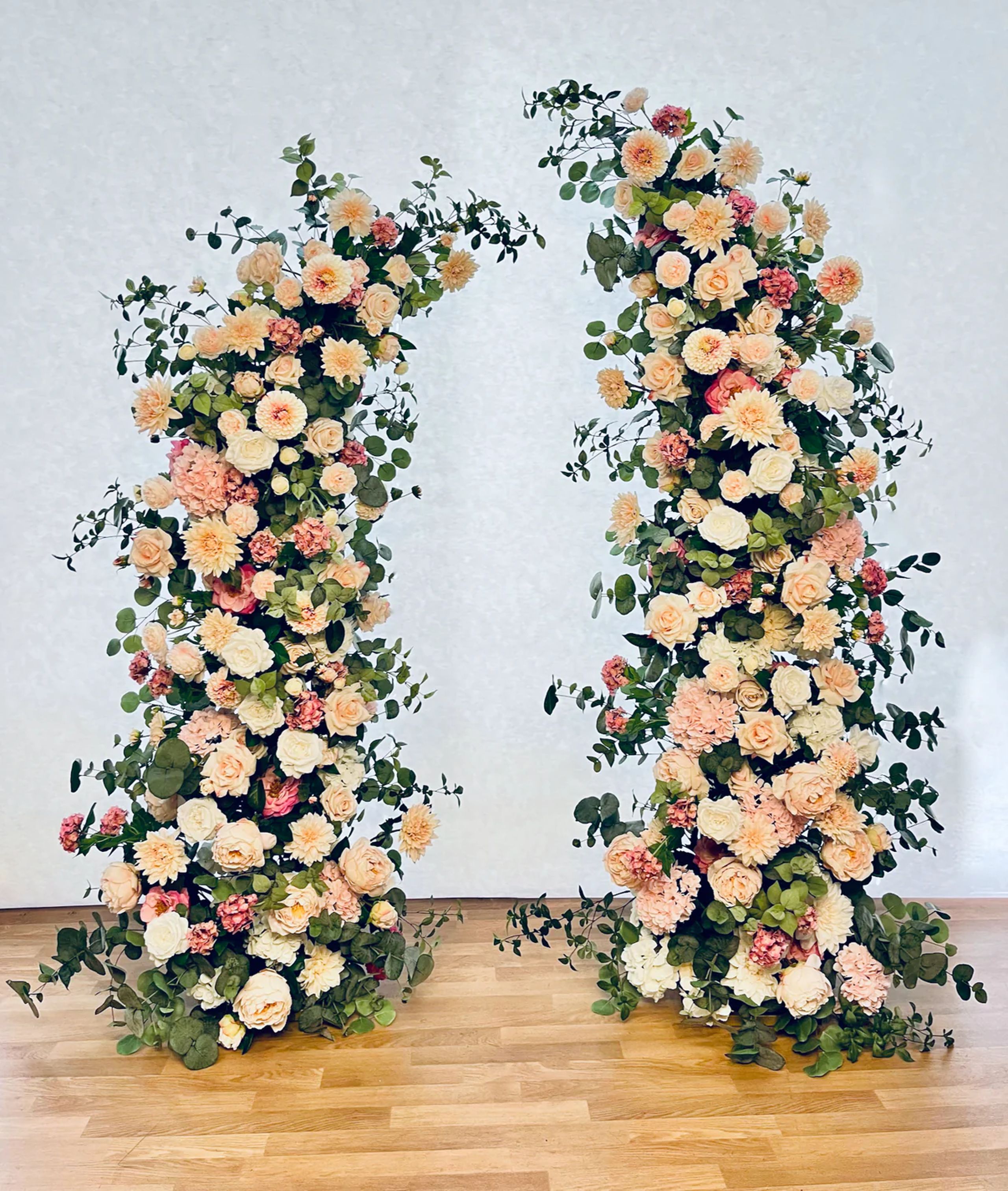2024-09/CallanFloralPillars1.png