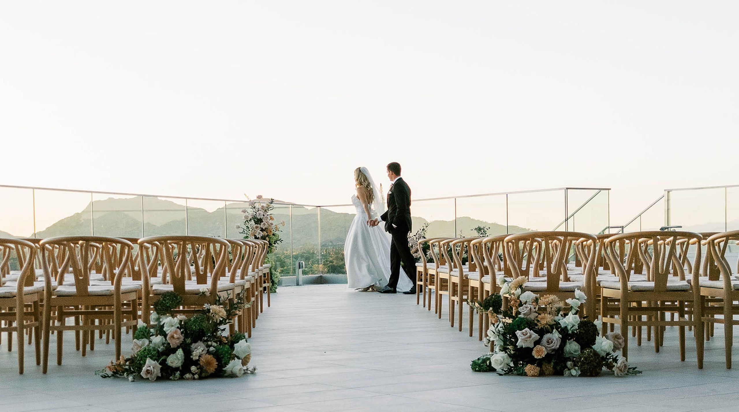 Desert Oasis: Modern Sophistication Meets Whimsy in Styled Shoot at Caesars Republic Rooftop