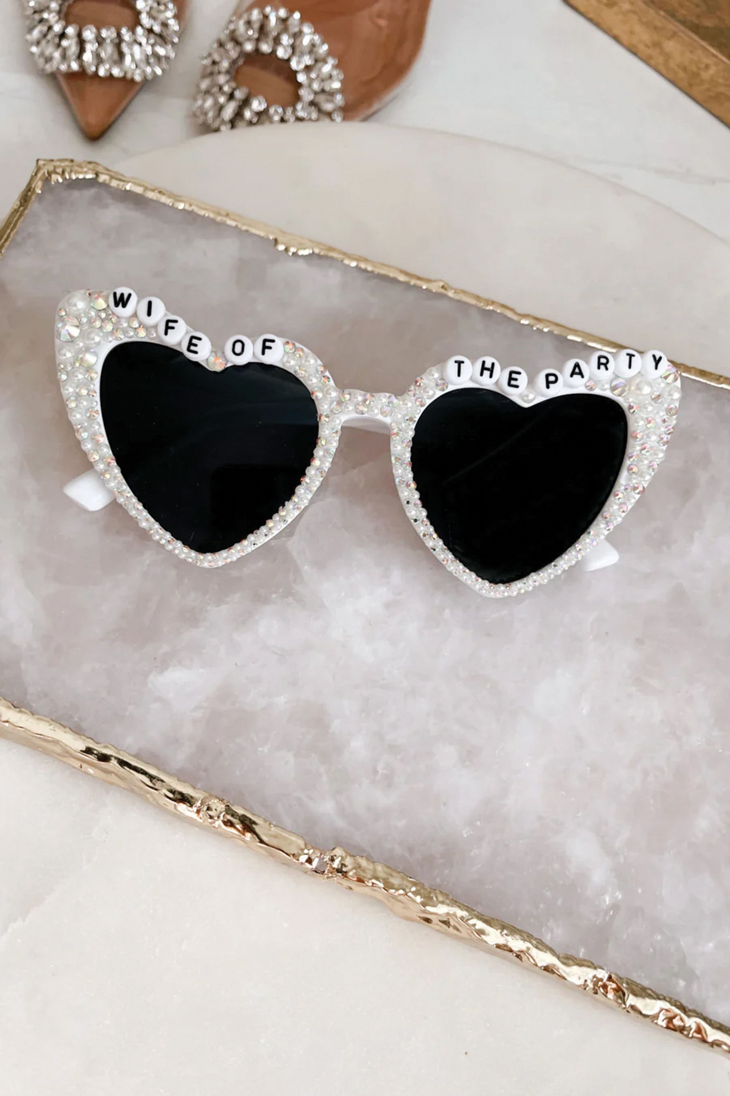 2025-02/Sunglasses1.jpg