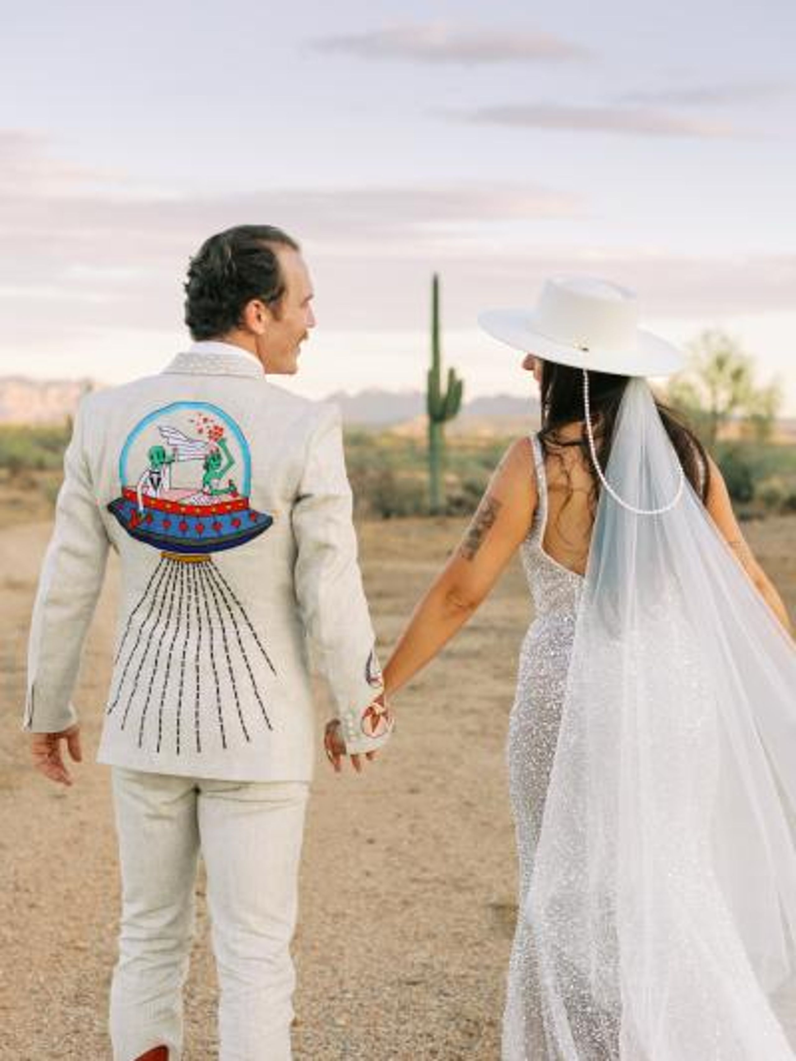 field/image/Sara-Bishop-Photography-Disco-in-the-Desert-Wedding-097.jpg