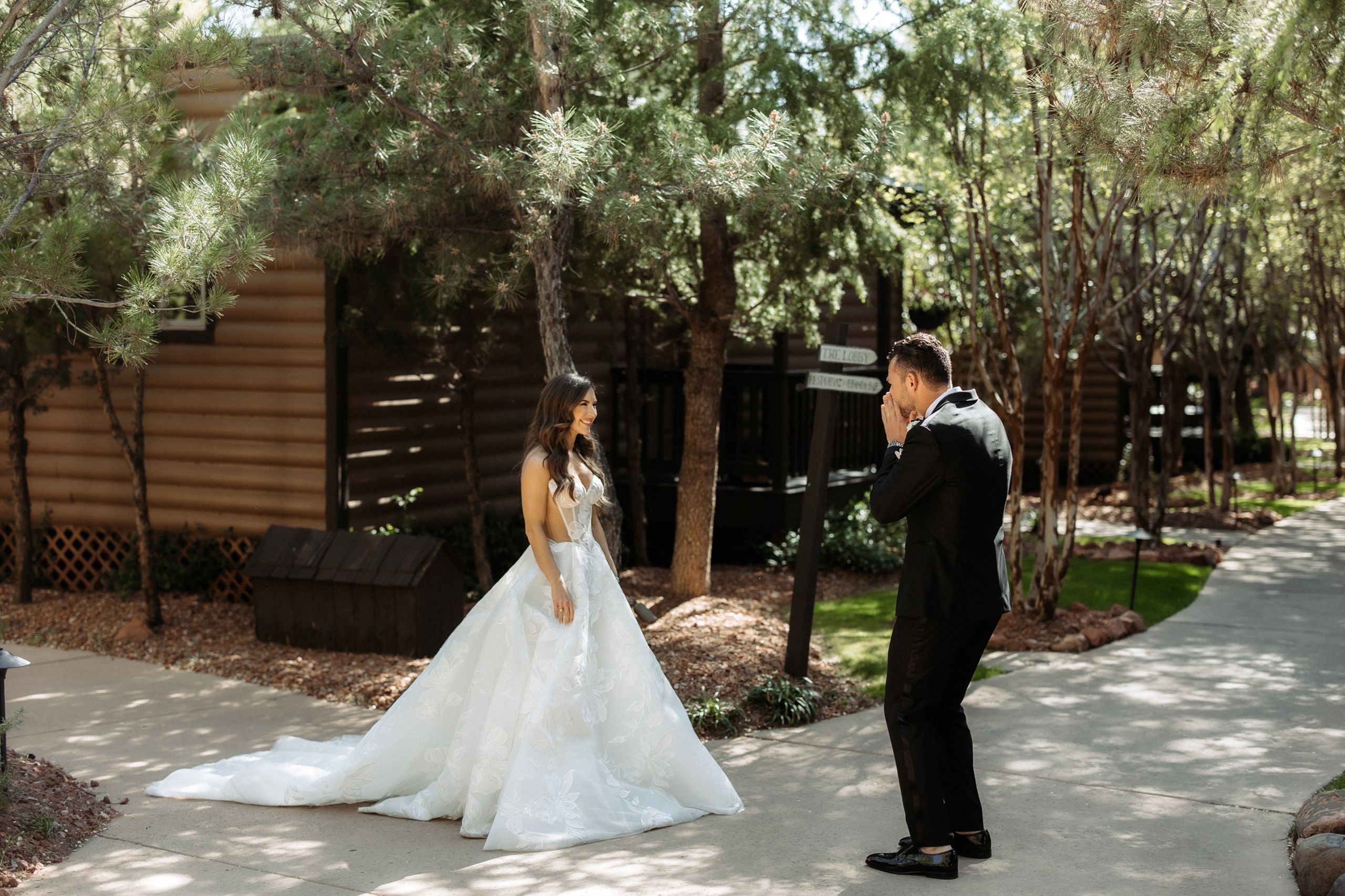 2025-06/Emily+Mike_0301.jpg