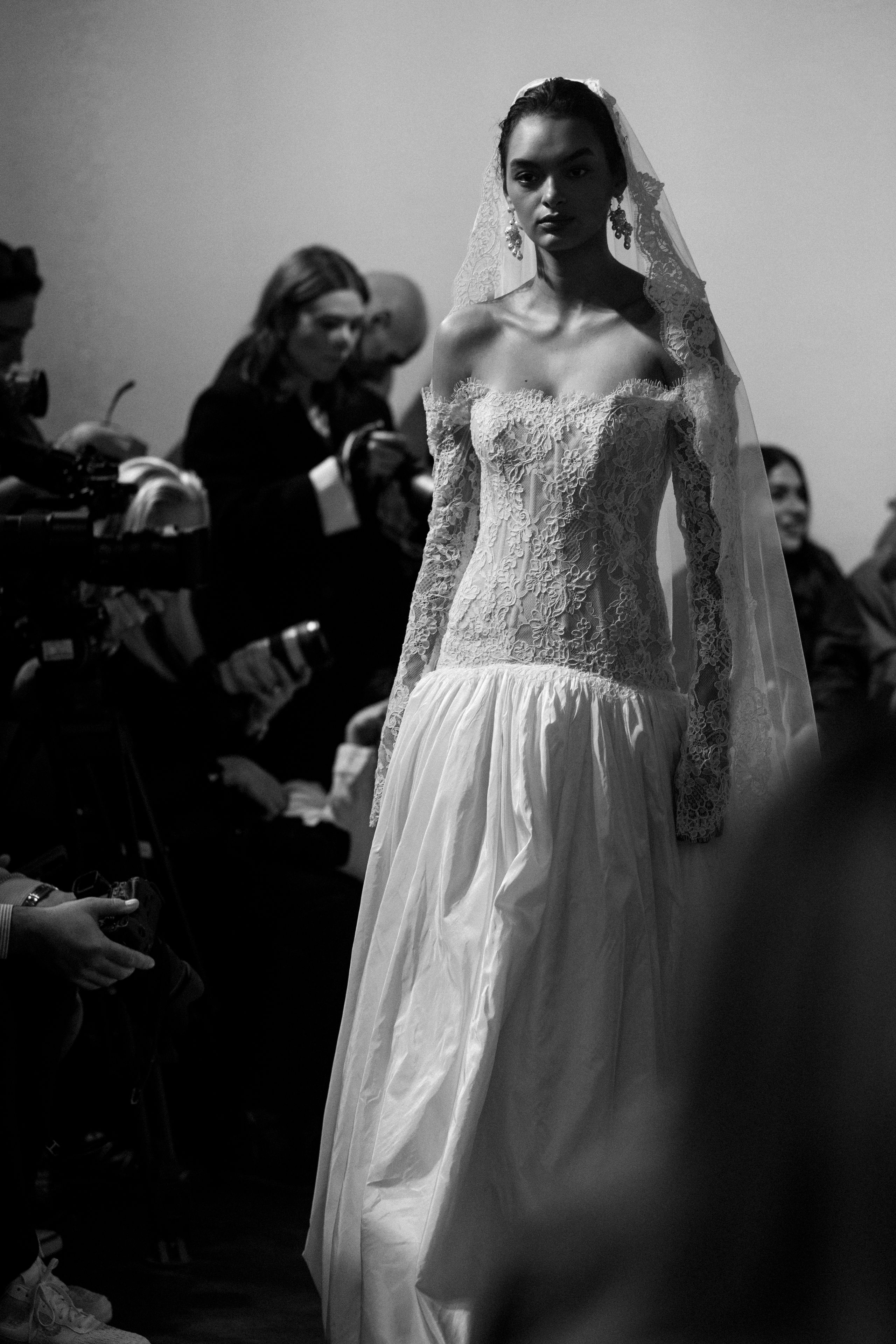2026-04/lihi-hod-lace-bodice-wedding-dress-classic-silhouette.jpg