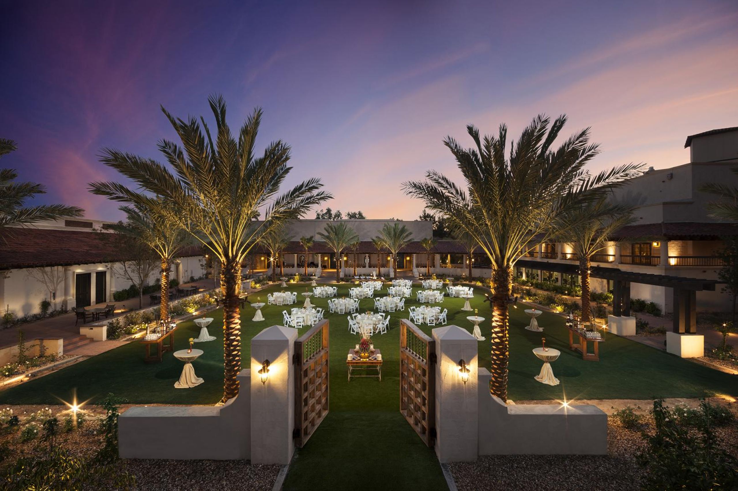 The Scottsdale_Paradise Park Lawn Set with Center Flower Table.jpg