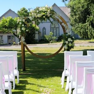 Ceremony space at Vashon Inn
