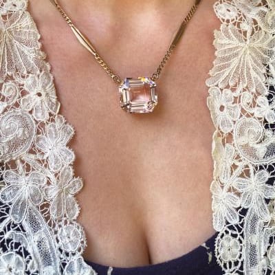 field/image/Morganite pendant lace_1-2.jpg