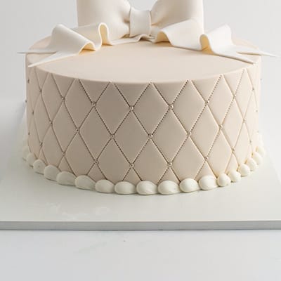 bow cakes
