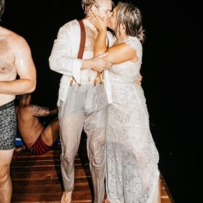 Amy and Hans Share a Kiss After a Spontaneous Night Swim at Cedar Blooms