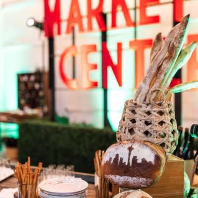 field/image/FOB_WWDSS25_Catering_Buffet_Mandee Rae1.JPG