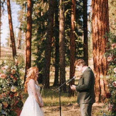Extravagant and organic florals are rustic and romantic in this woodsy fairytale weddings at Ochoco Forest Camp