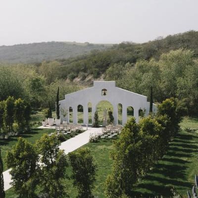 Jeune Perché outdoor ceremony space pictured from above