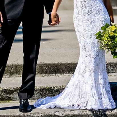 field/seattlebridemagcom239elwb01blackmeshcom/image/chi.jpg