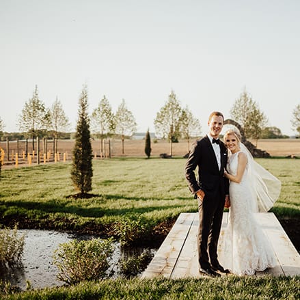 field/sandboxmnbridecom239elwb01blackmeshcom/2019/image/ab-portraits-135 cropped.jpg