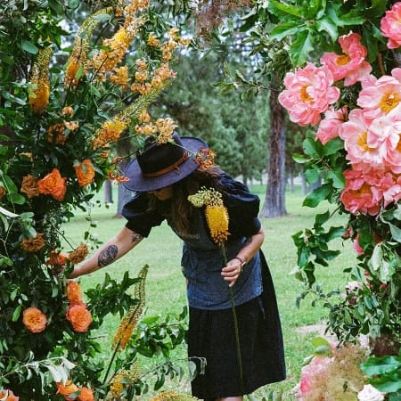 2024-09/SummerRobbinsFlowers.jpg