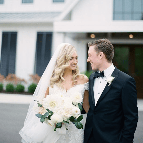 Timeless White Bouquets | Minnesota Bride