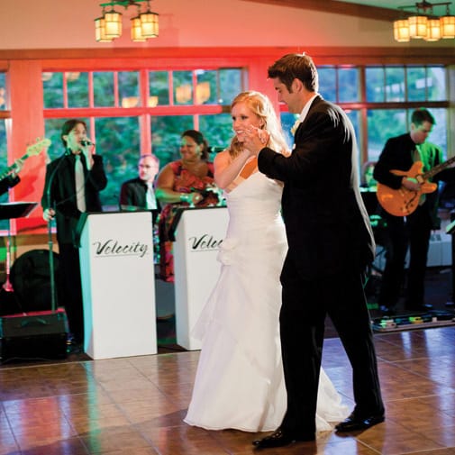 dancing to live music at wedding