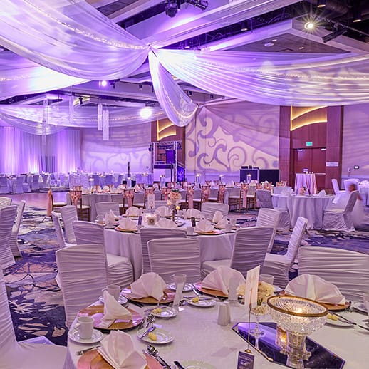 Adding Bold Hues to Your Wedding Day Decor